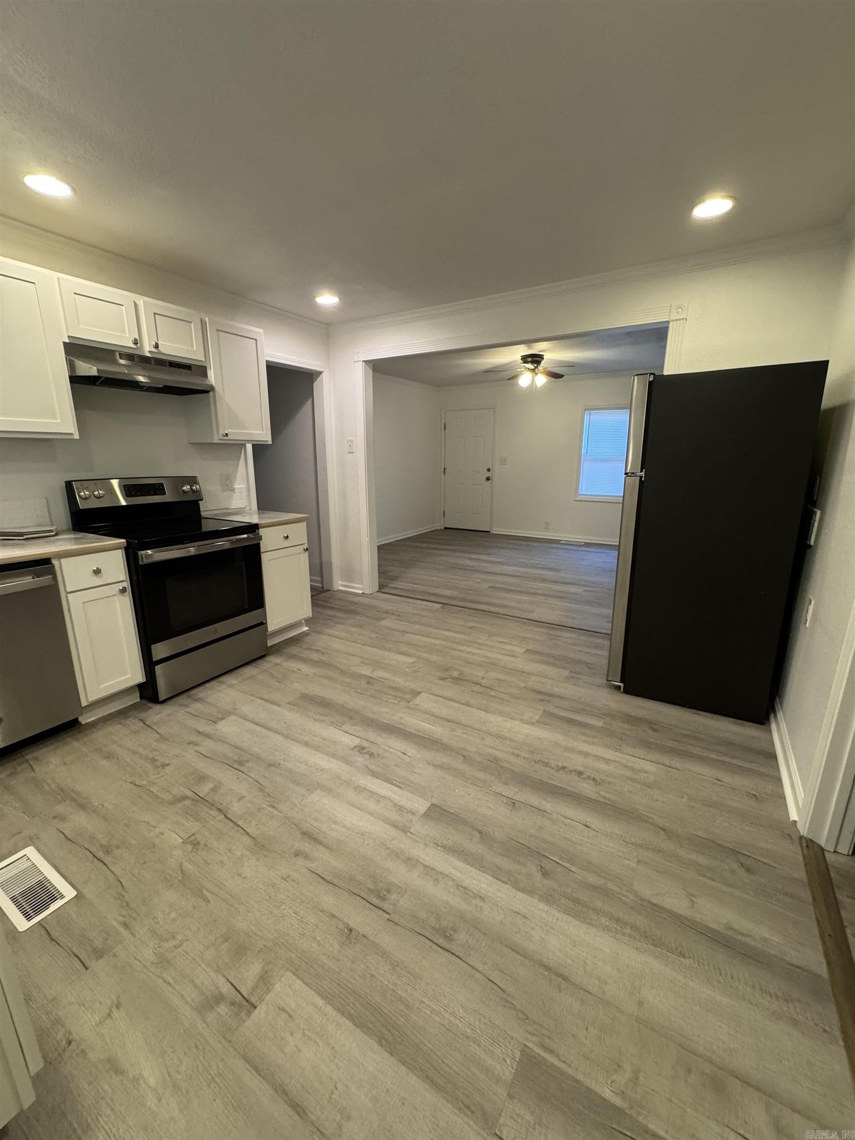 1607 St Louis Property Photo 16