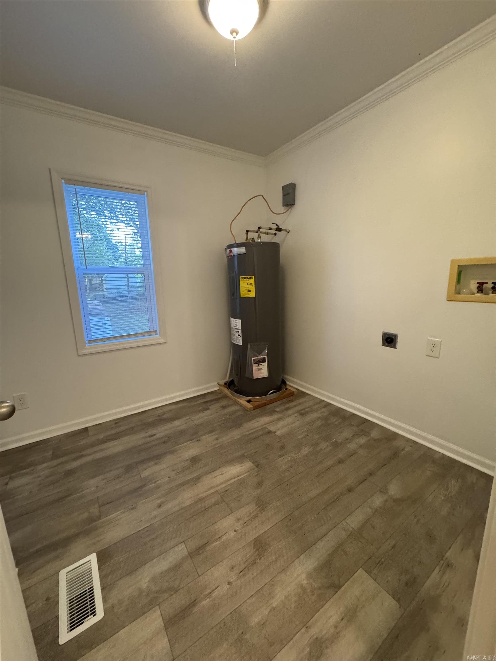 1607 St Louis Property Photo 18