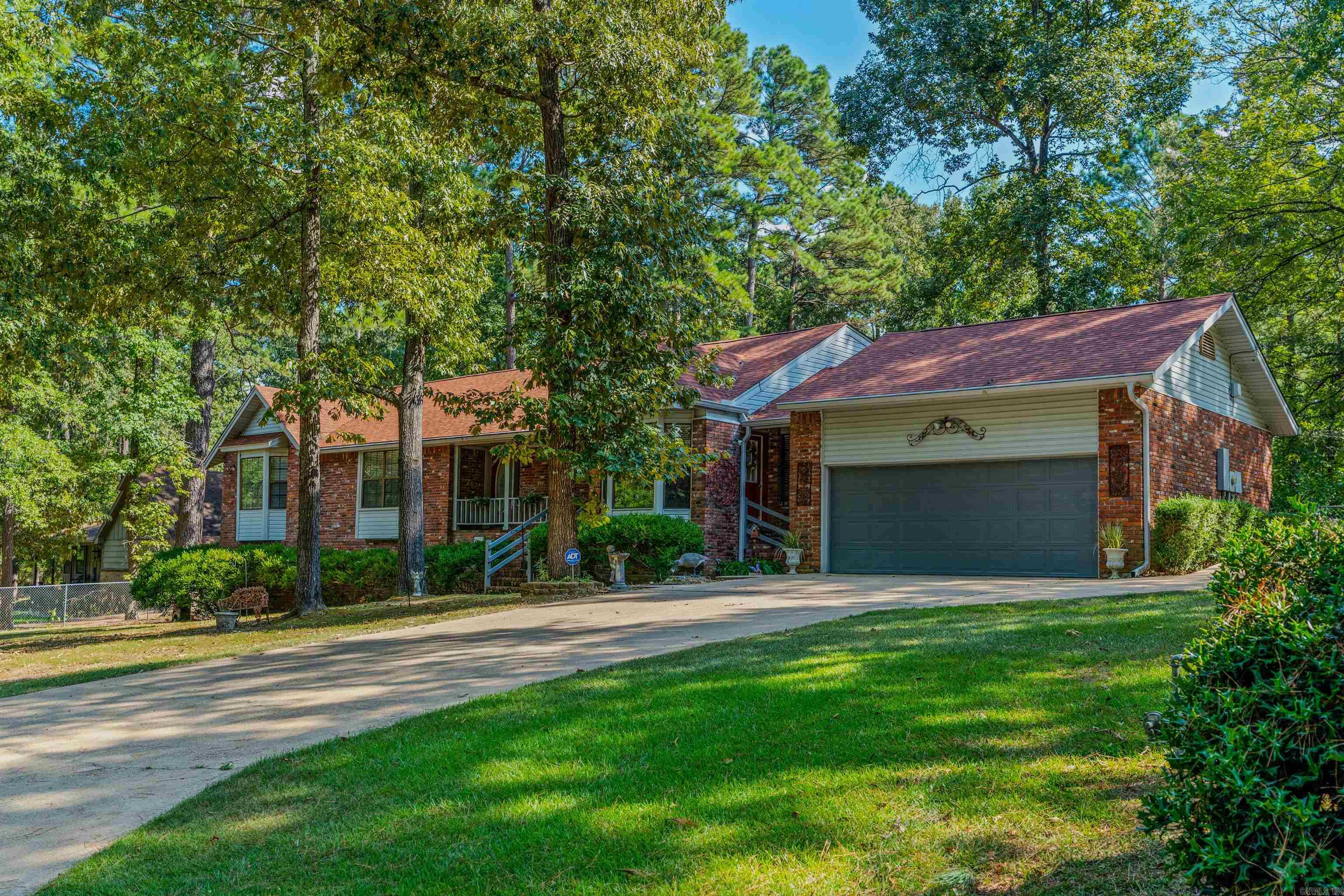 8901 Dawn Drive Property Photo 4