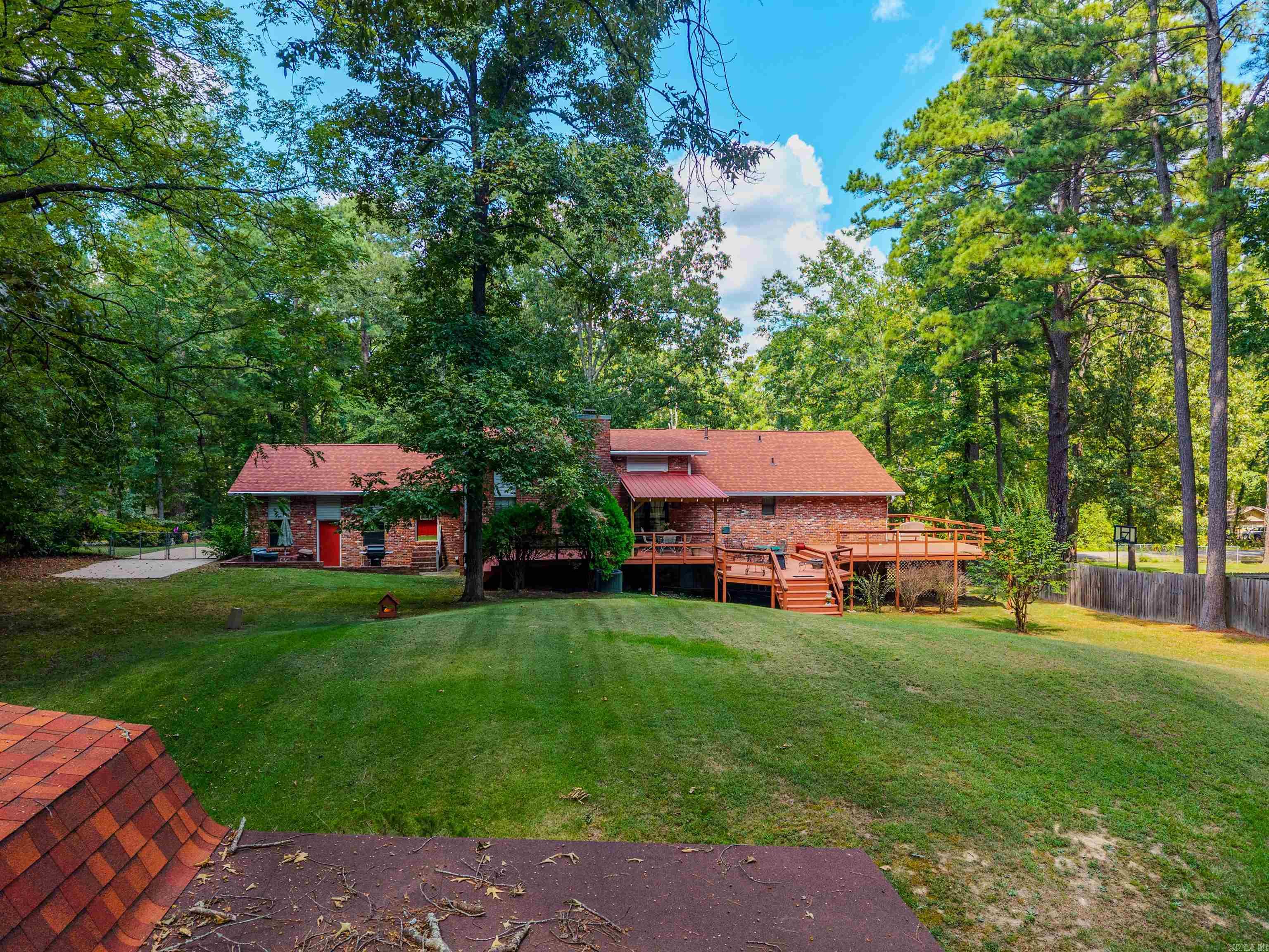 8901 Dawn Drive Property Photo 8