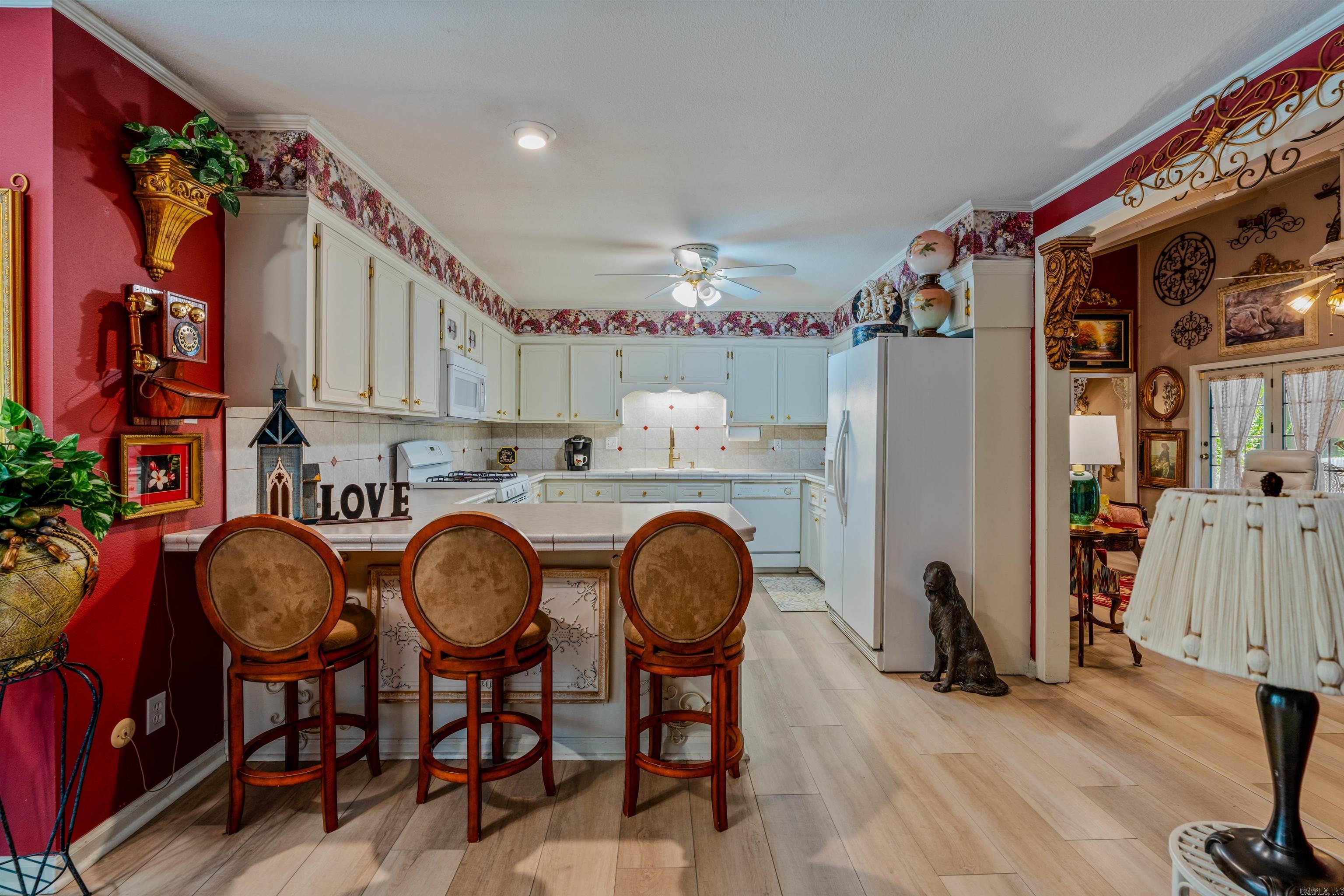 8901 Dawn Drive Property Photo 11
