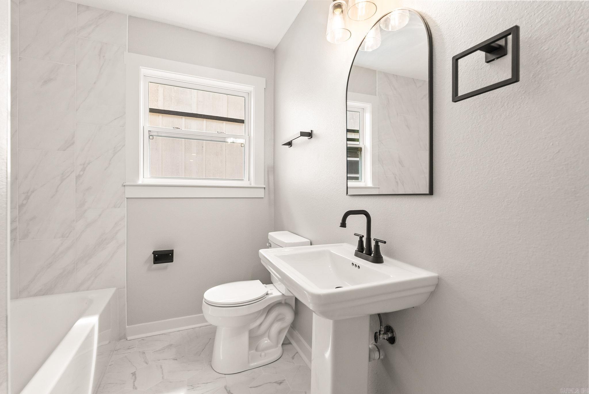 4410 Maple St Property Photo 24