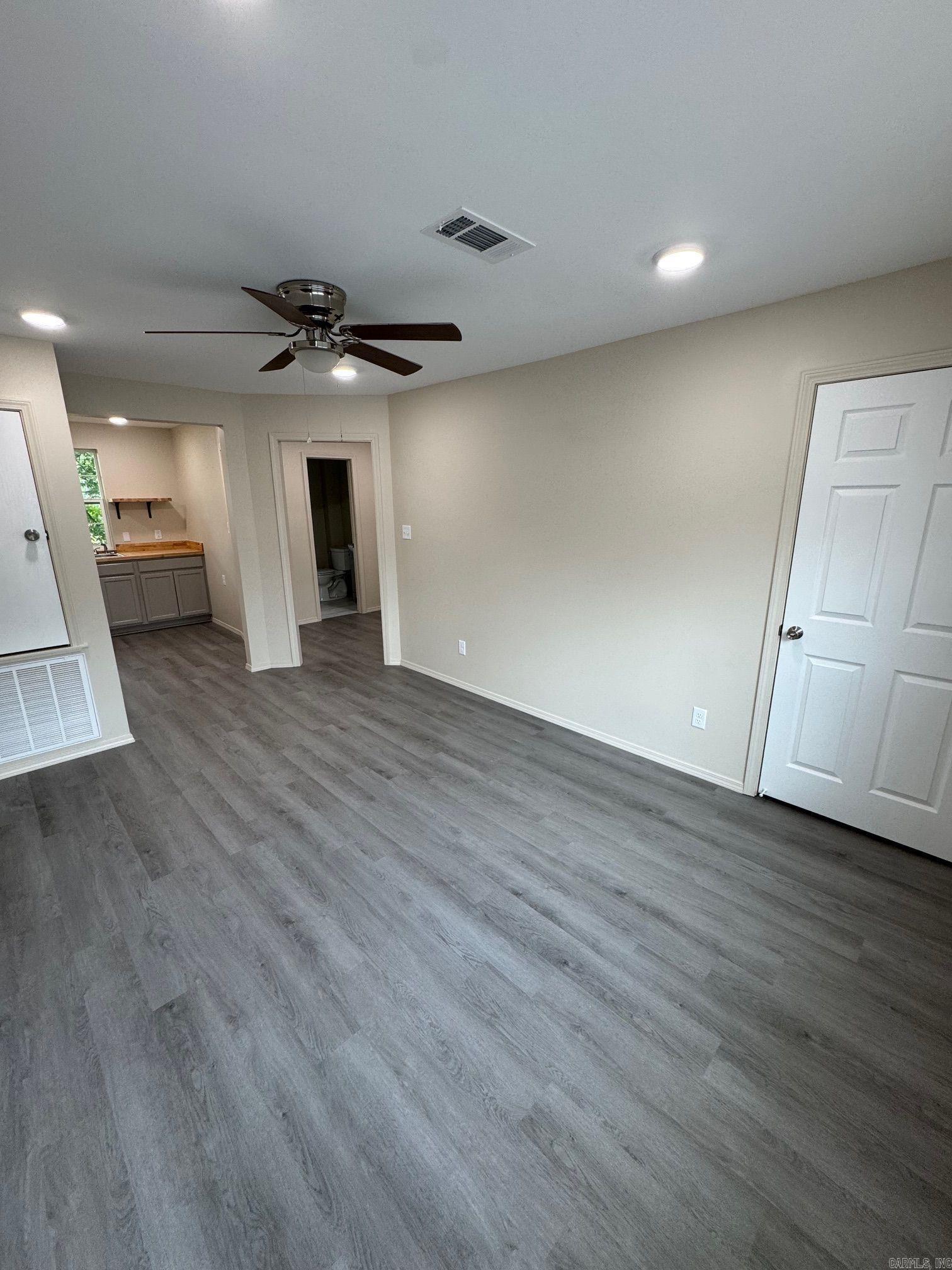 1224 School Street Property Photo 3