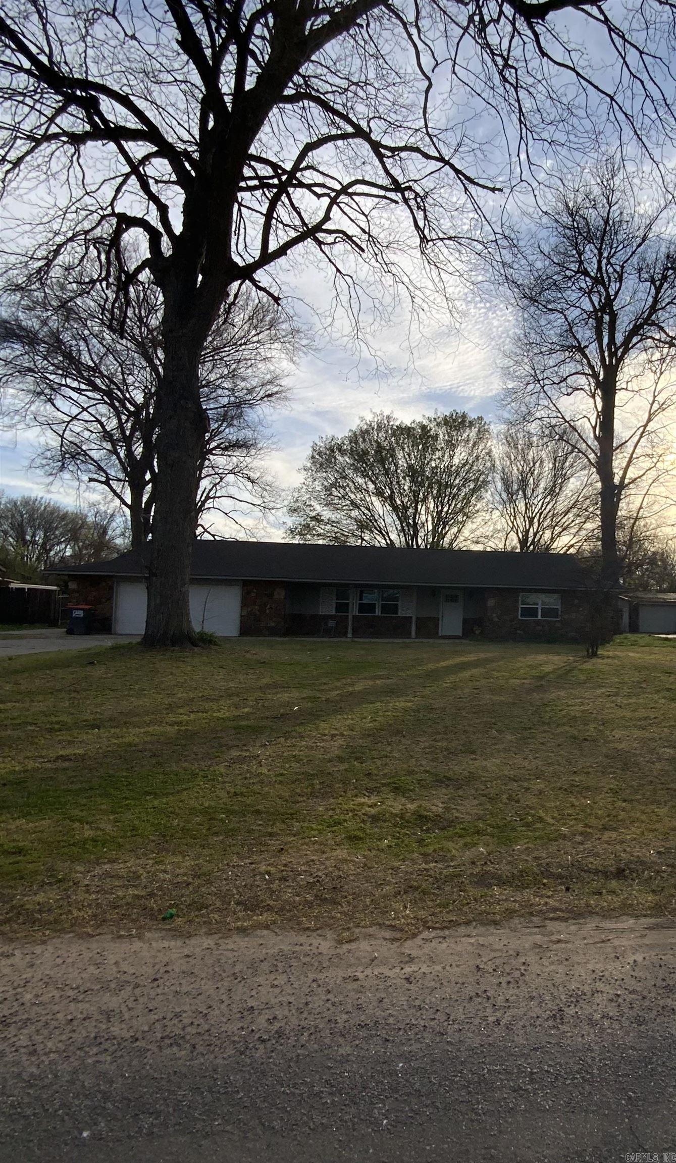 3006 Riverside Dr Property Photo 2