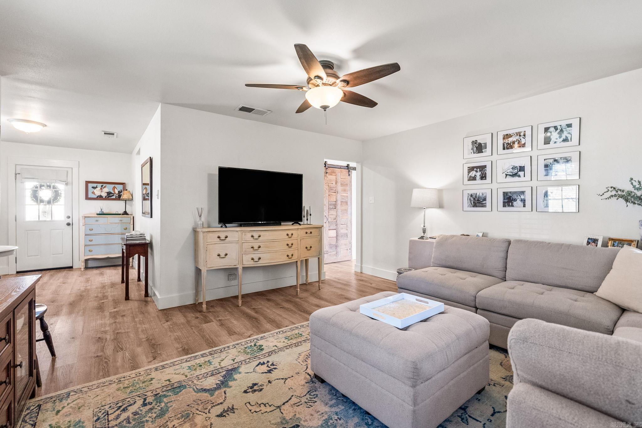 6721 Longwood Road Property Photo 3