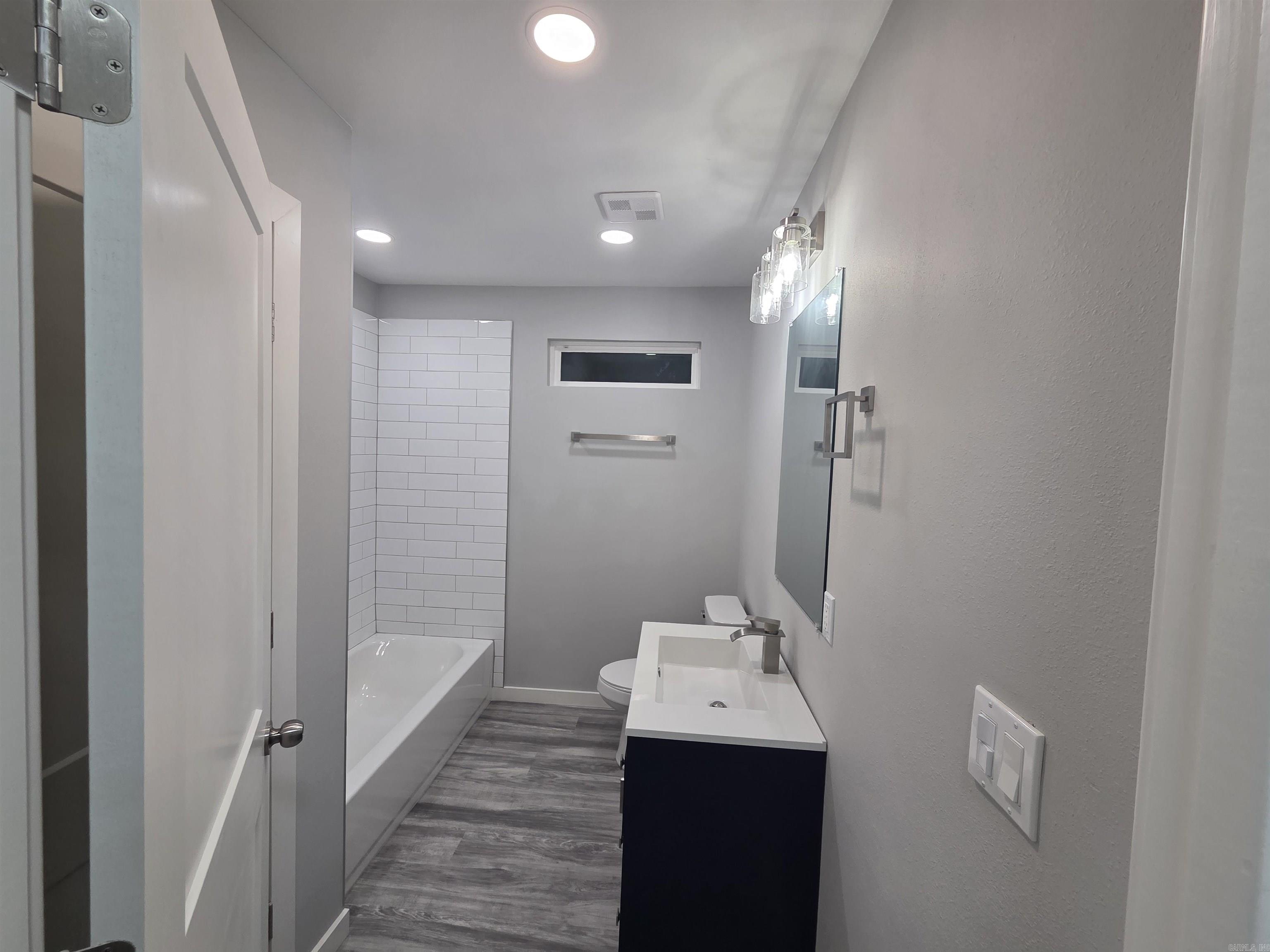 305 Thomas Circle Property Photo 16