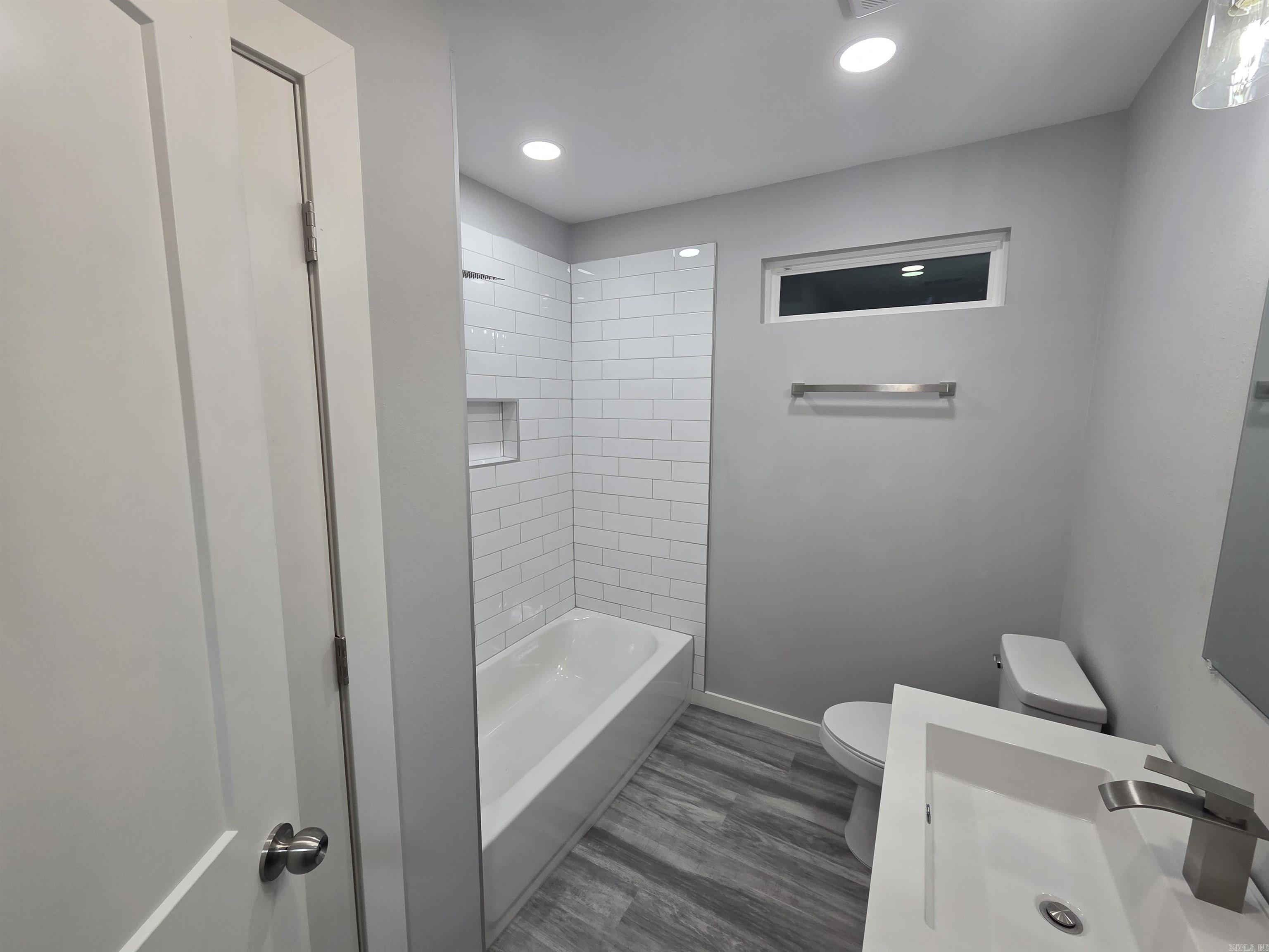 305 Thomas Circle Property Photo 17