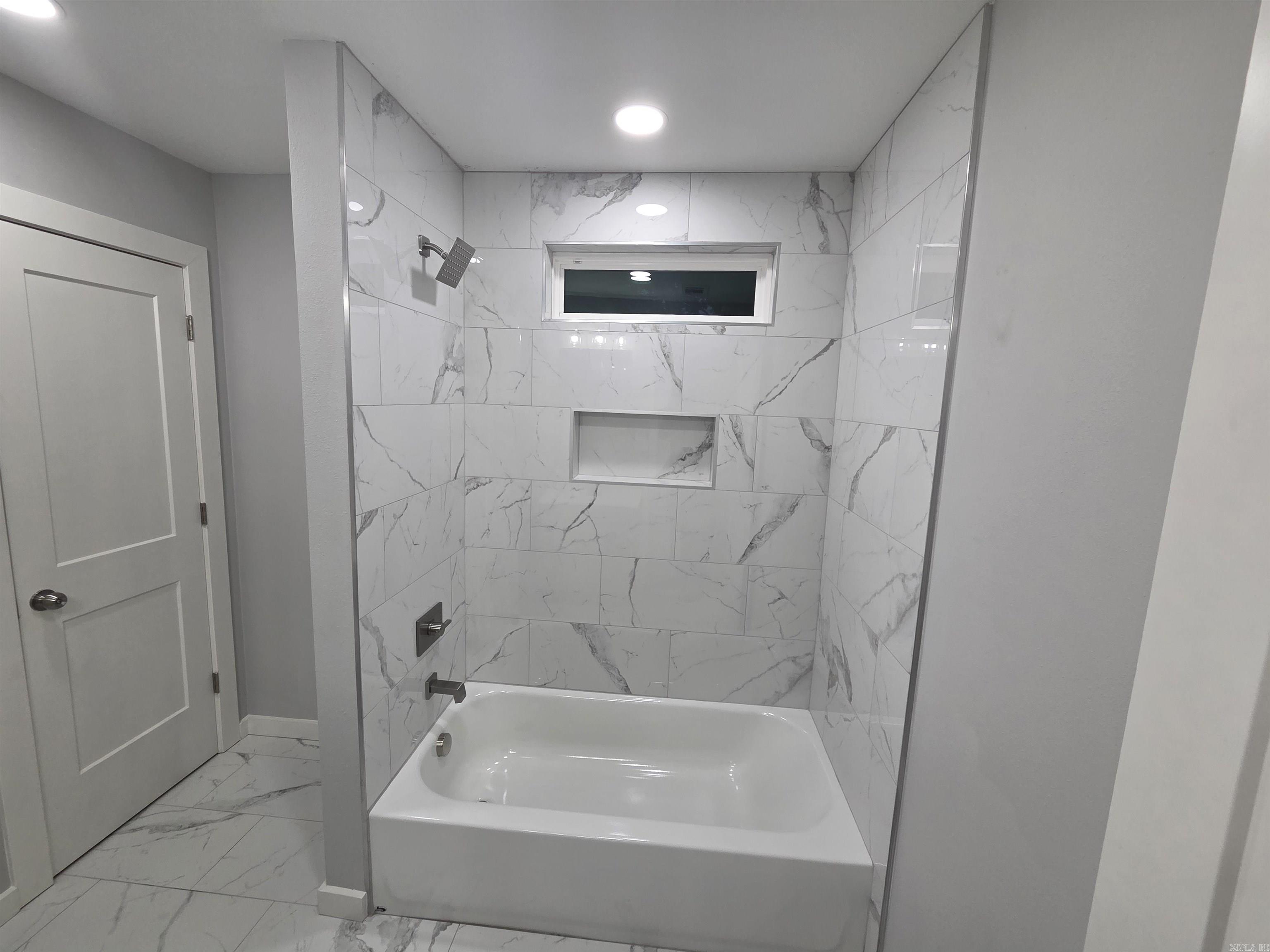305 Thomas Circle Property Photo 23