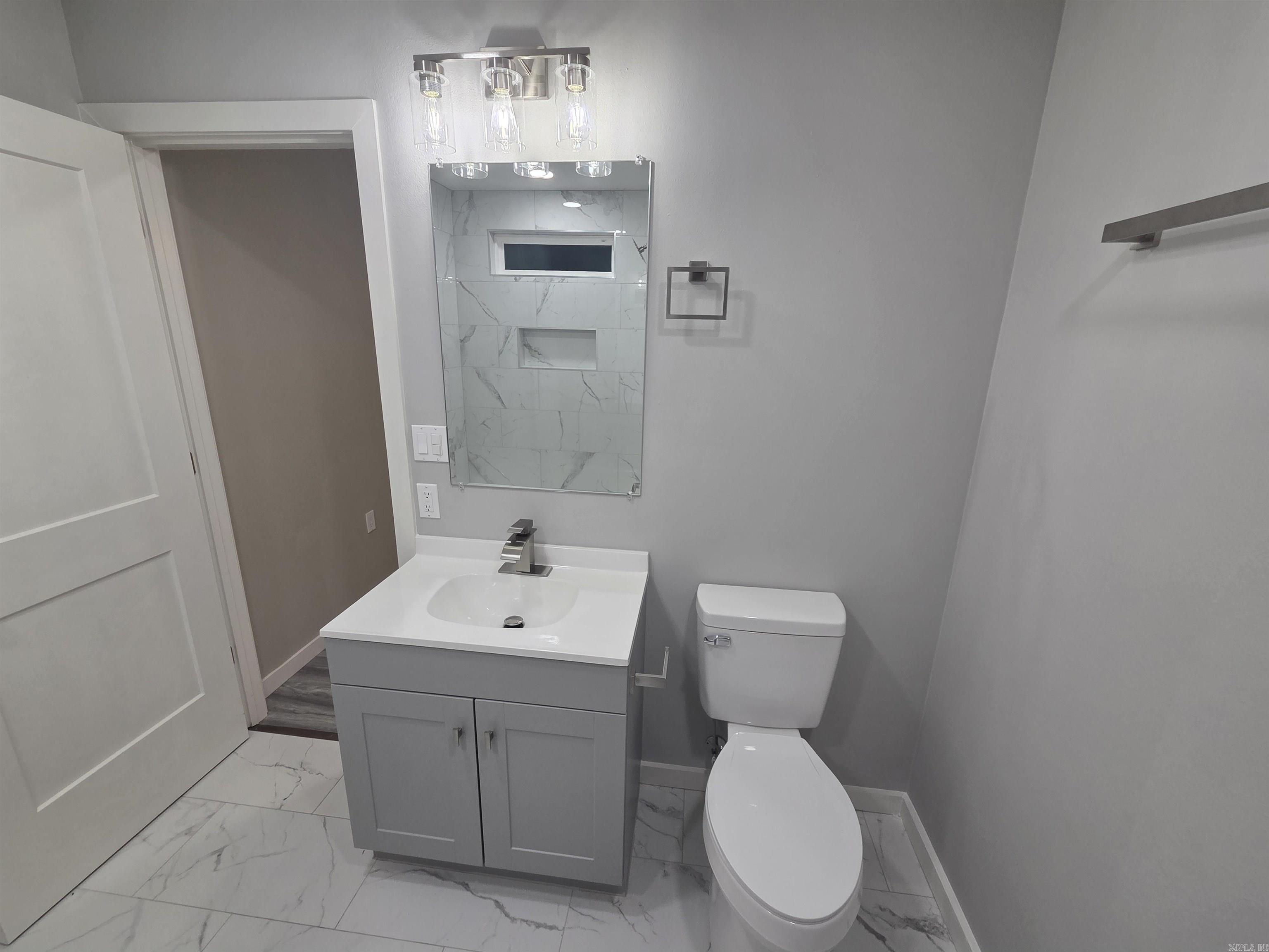 305 Thomas Circle Property Photo 25