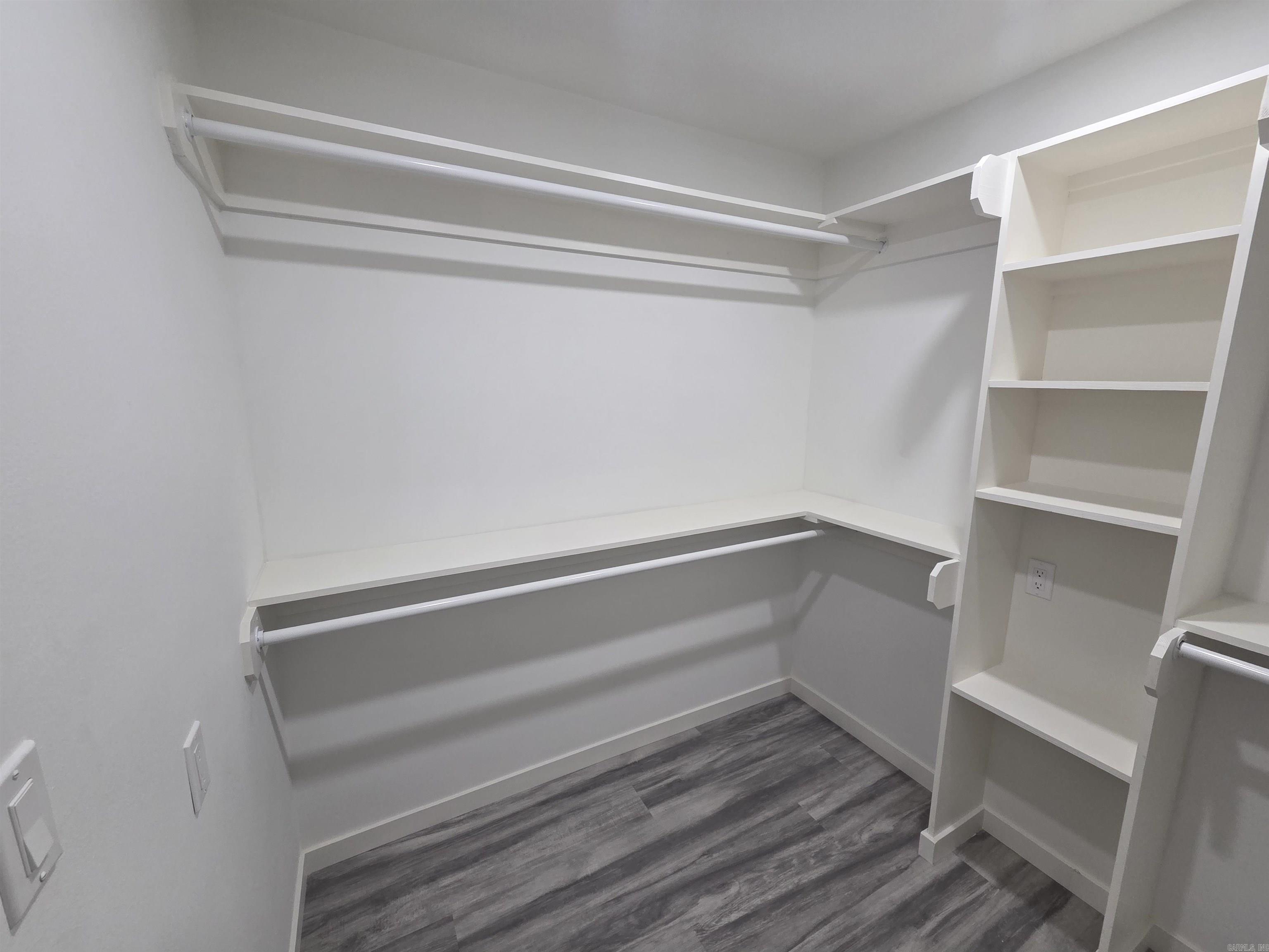 305 Thomas Circle Property Photo 27