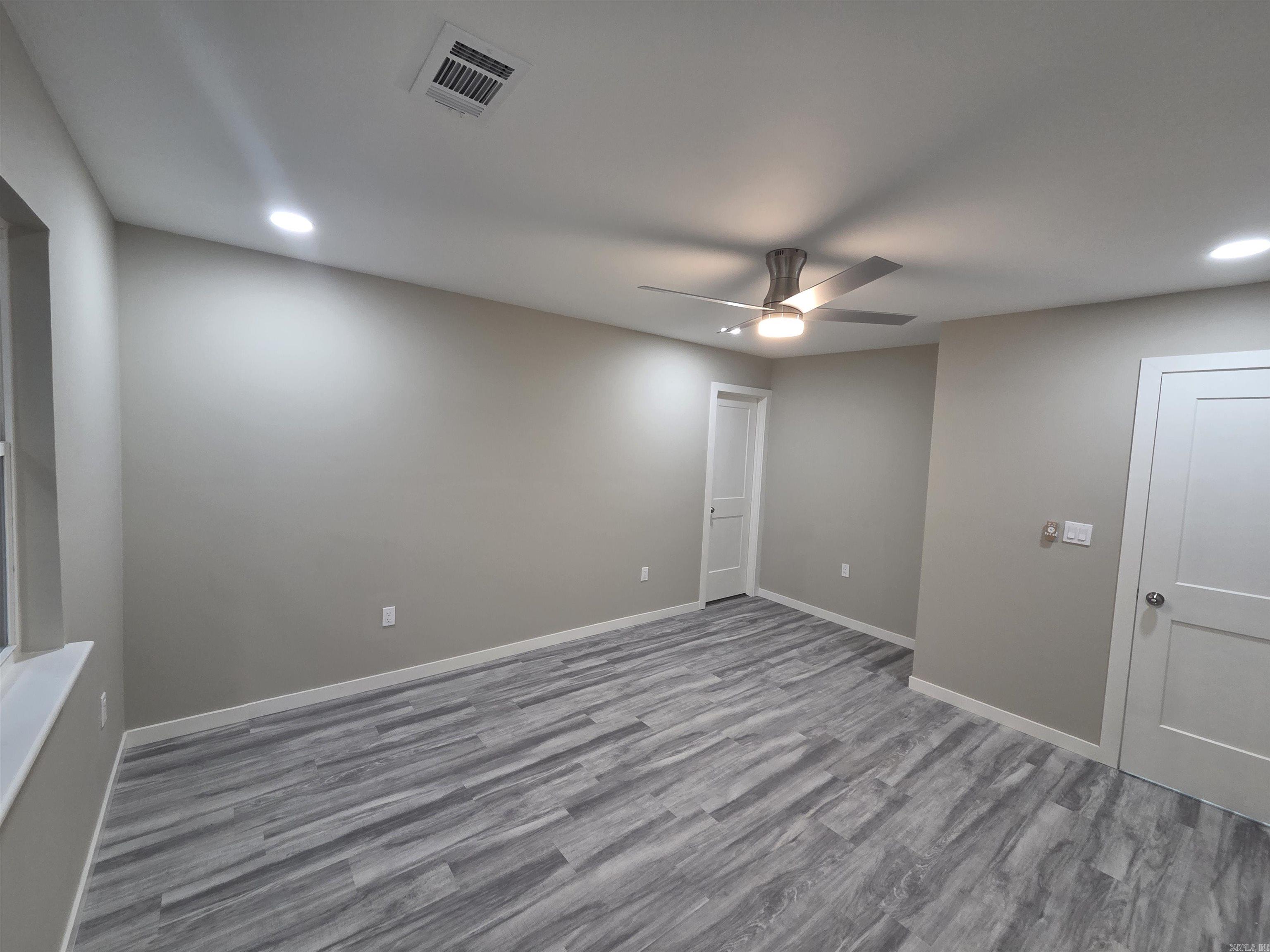 305 Thomas Circle Property Photo 29