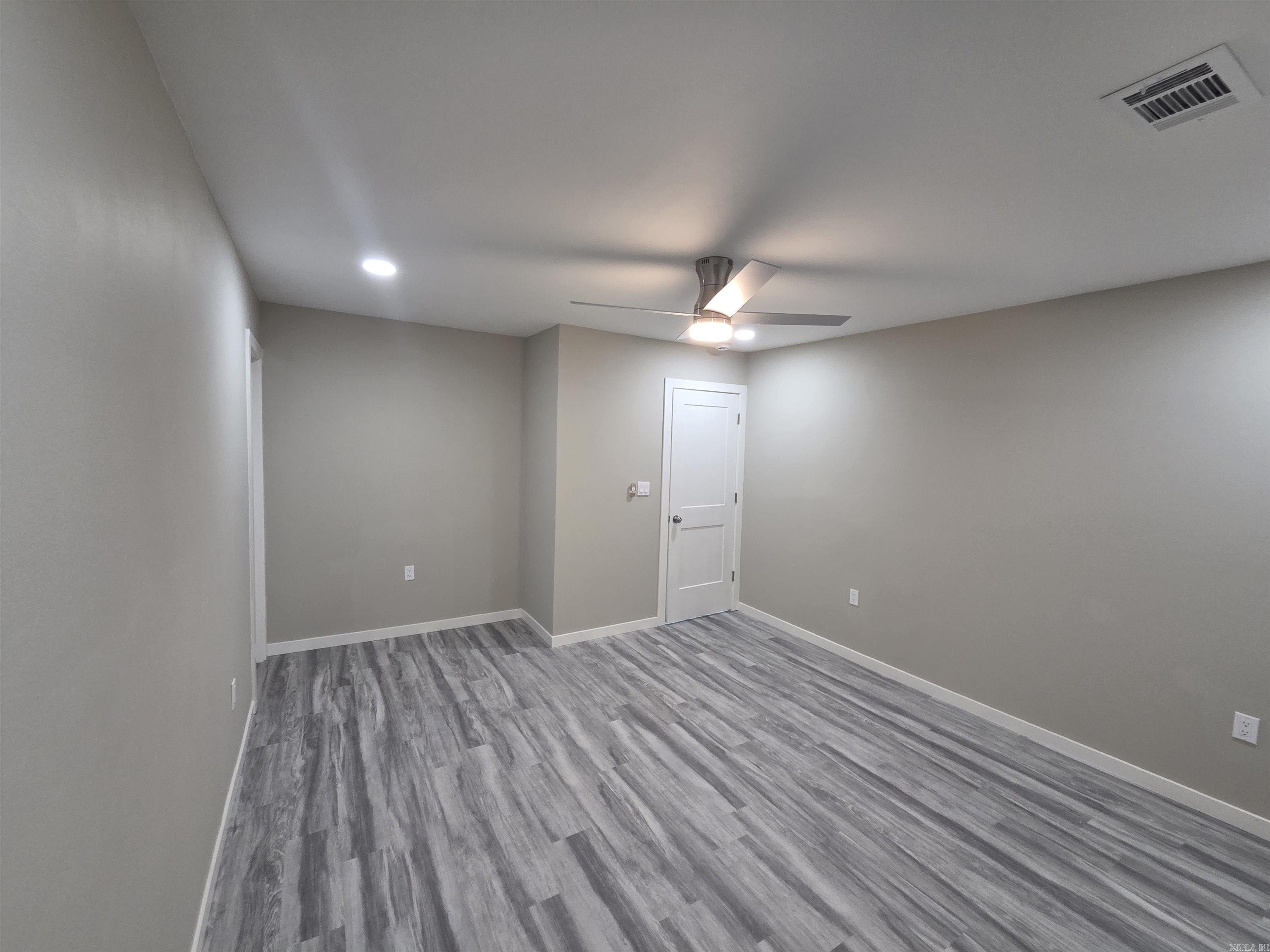 305 Thomas Circle Property Photo 31
