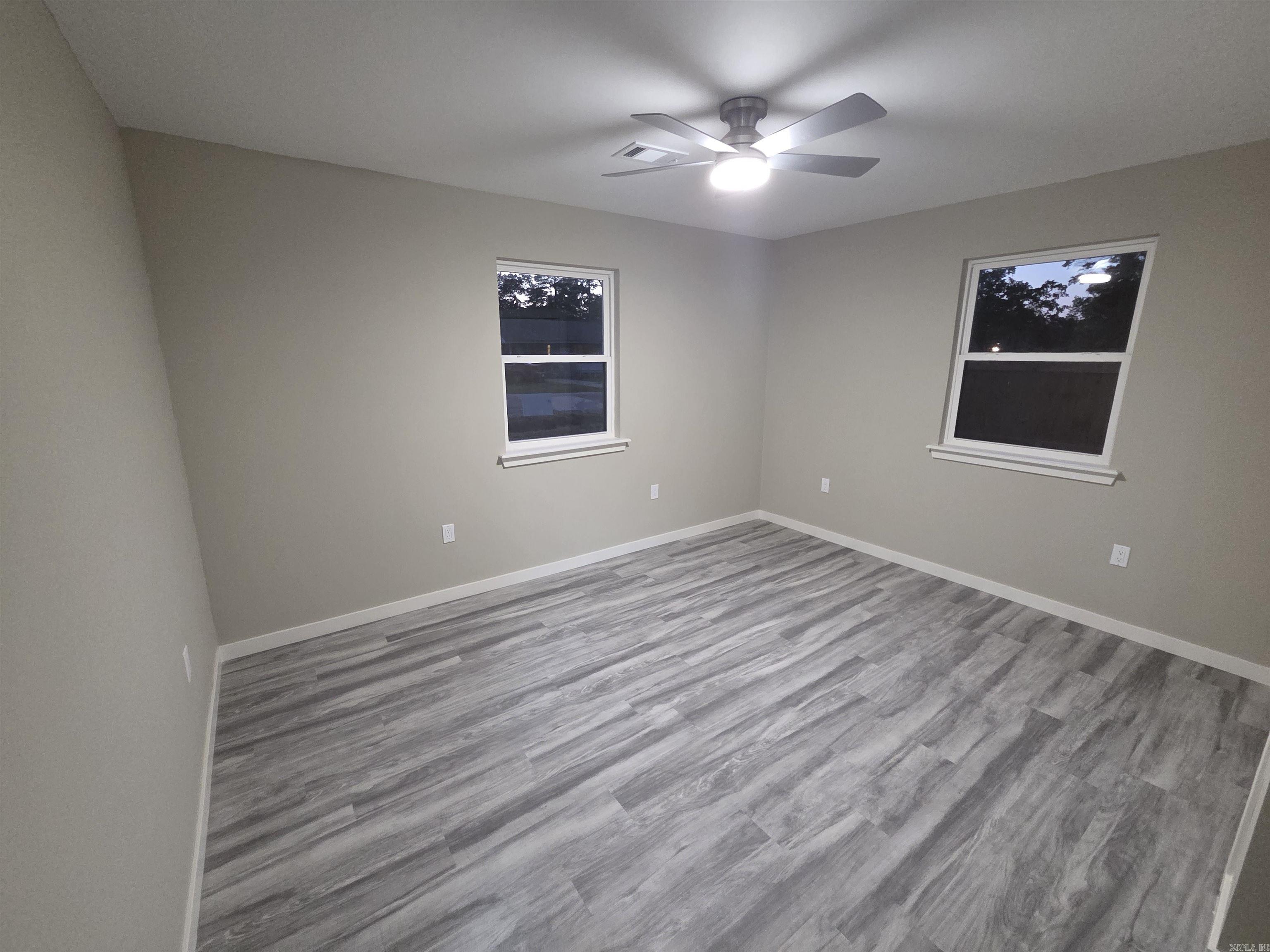 305 Thomas Circle Property Photo 32
