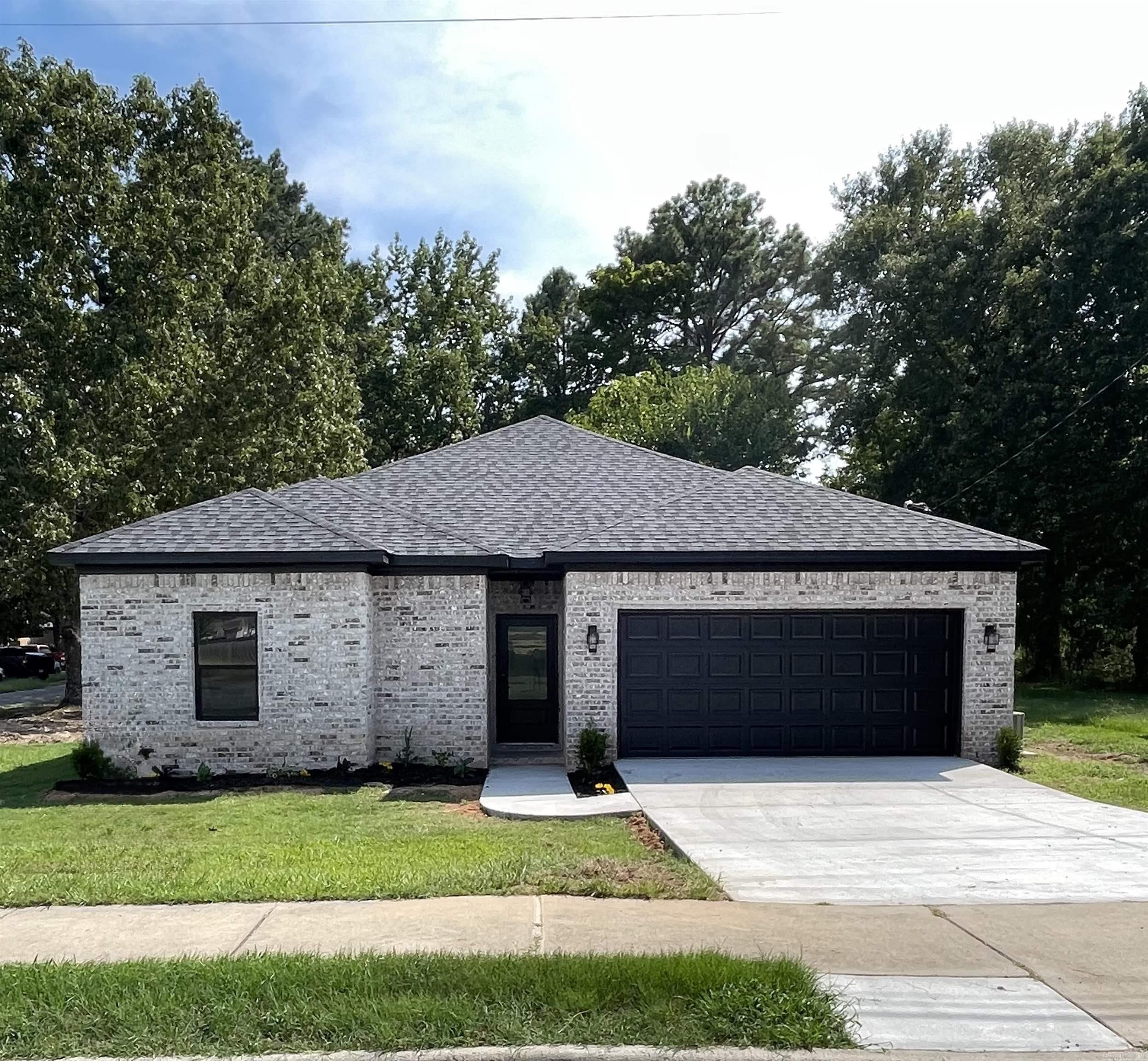 1905 Graham Road Property Photo 1