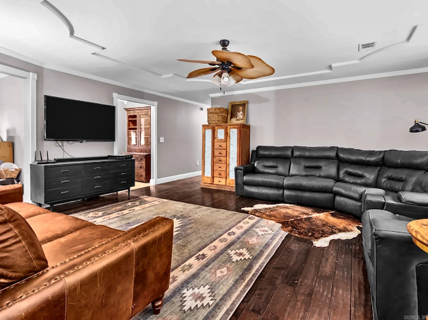 5703 Fairview Road Property Photo 3