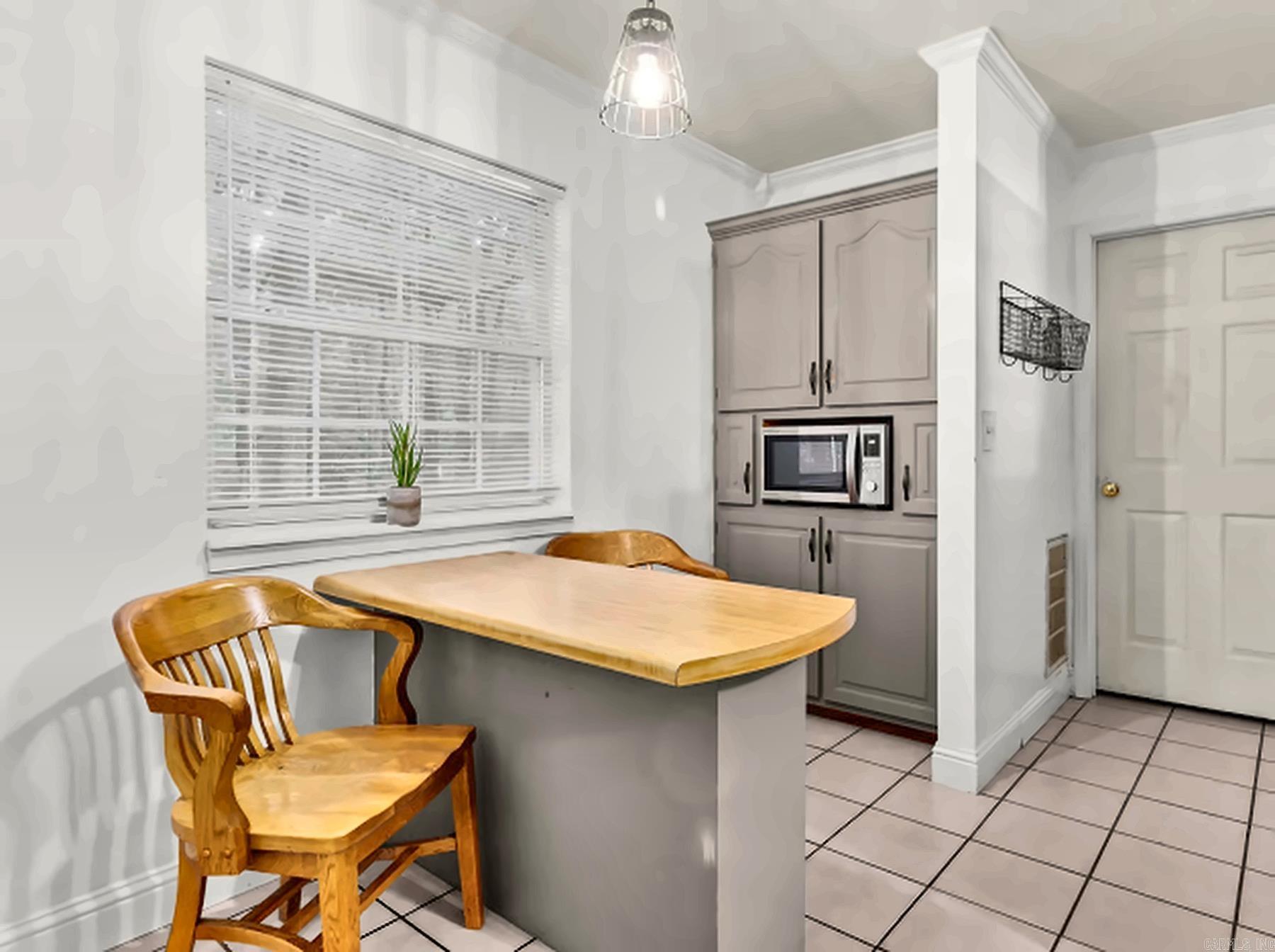 5703 Fairview Road Property Photo 7