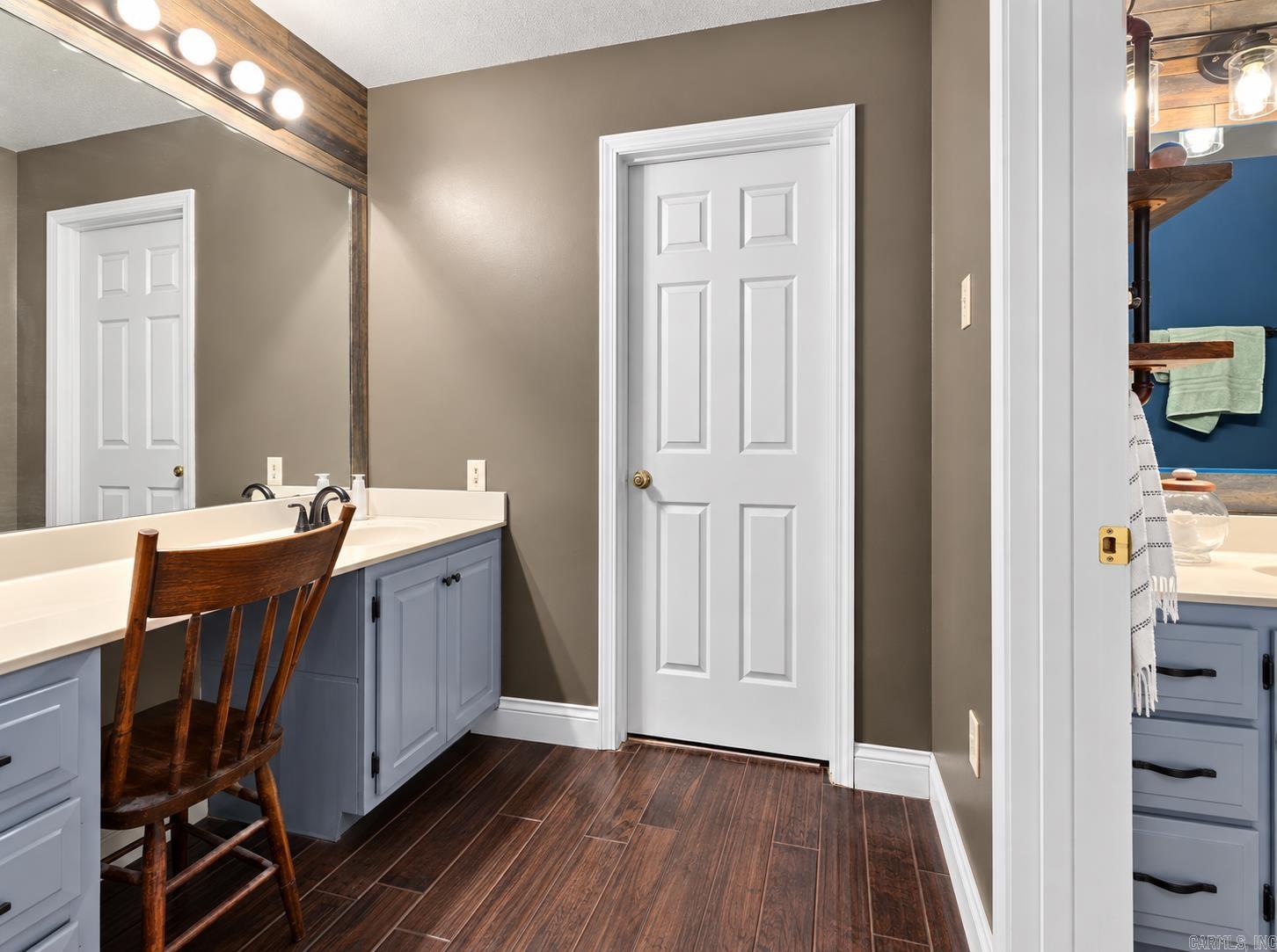 5703 Fairview Road Property Photo 14