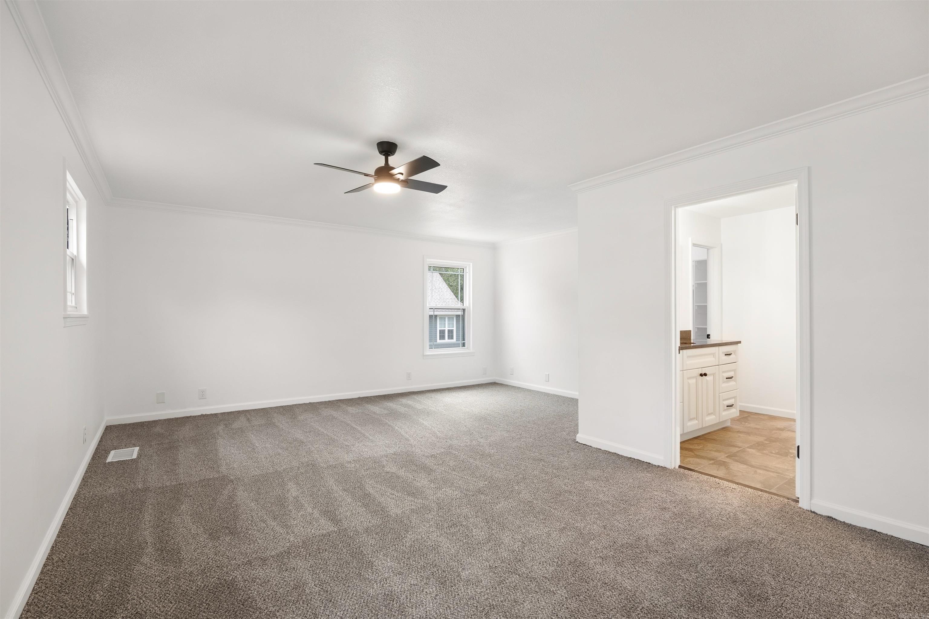 2305 Paula Dr Property Photo 24