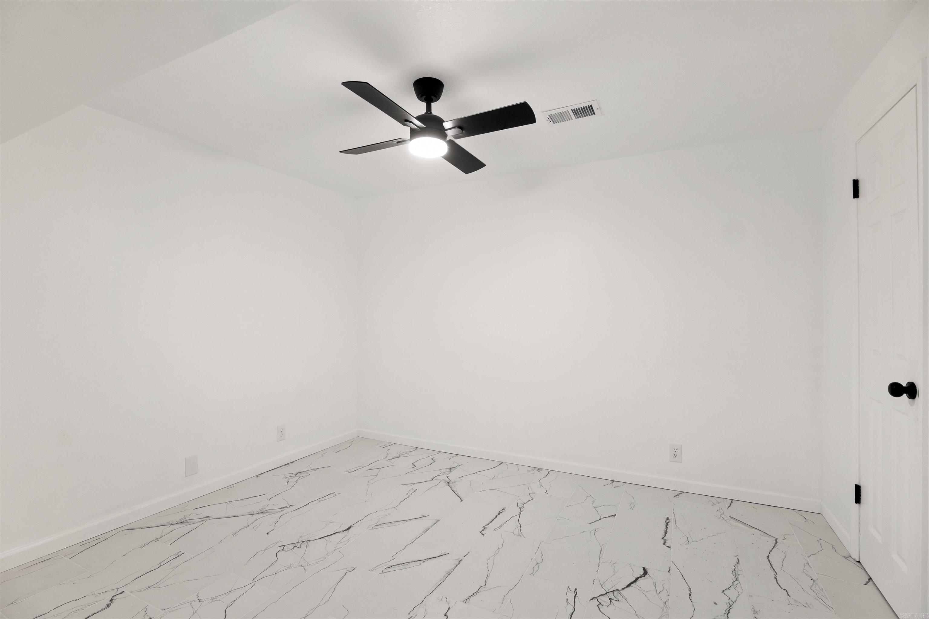 2305 Paula Dr Property Photo 37
