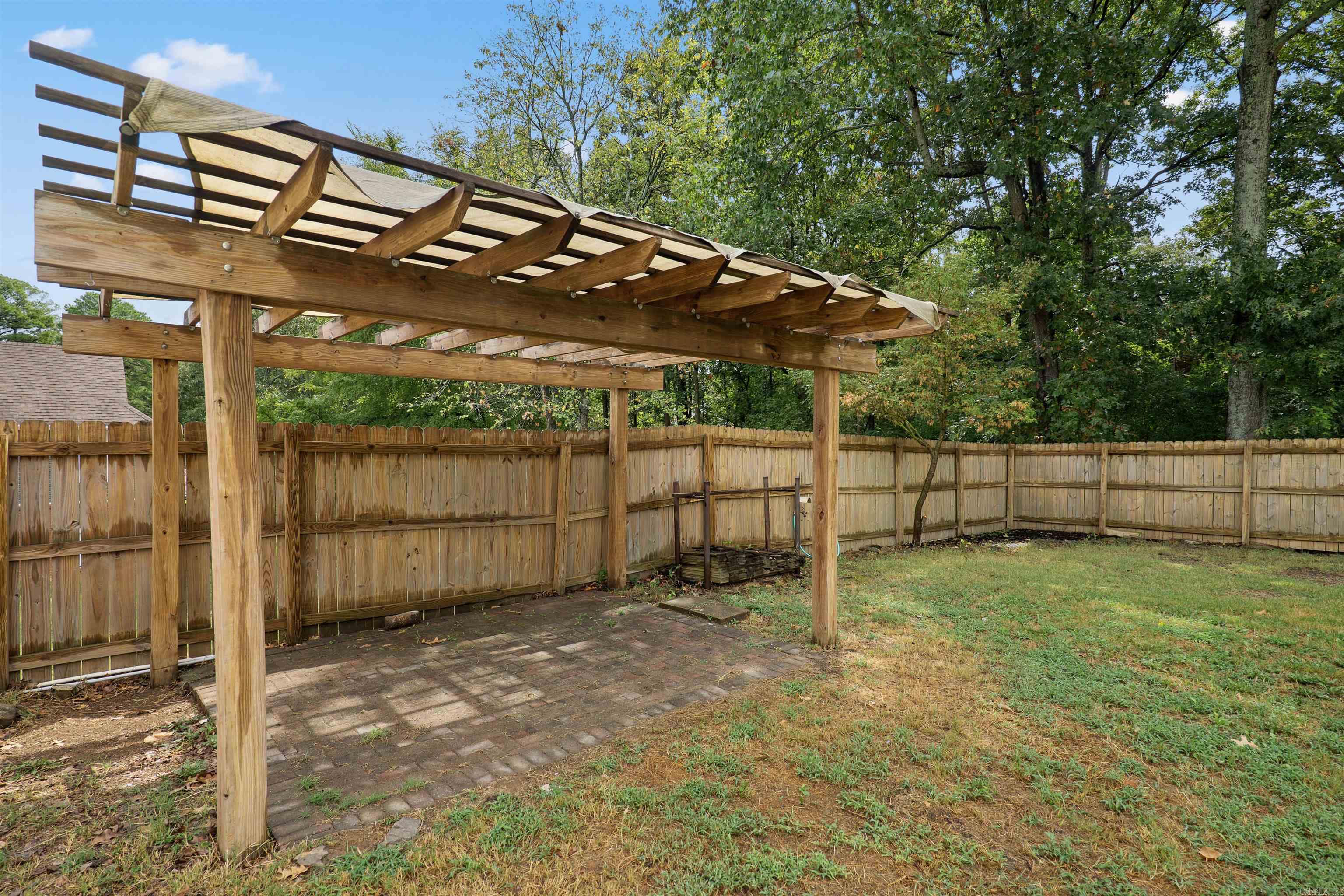 2305 Paula Dr Property Photo 44