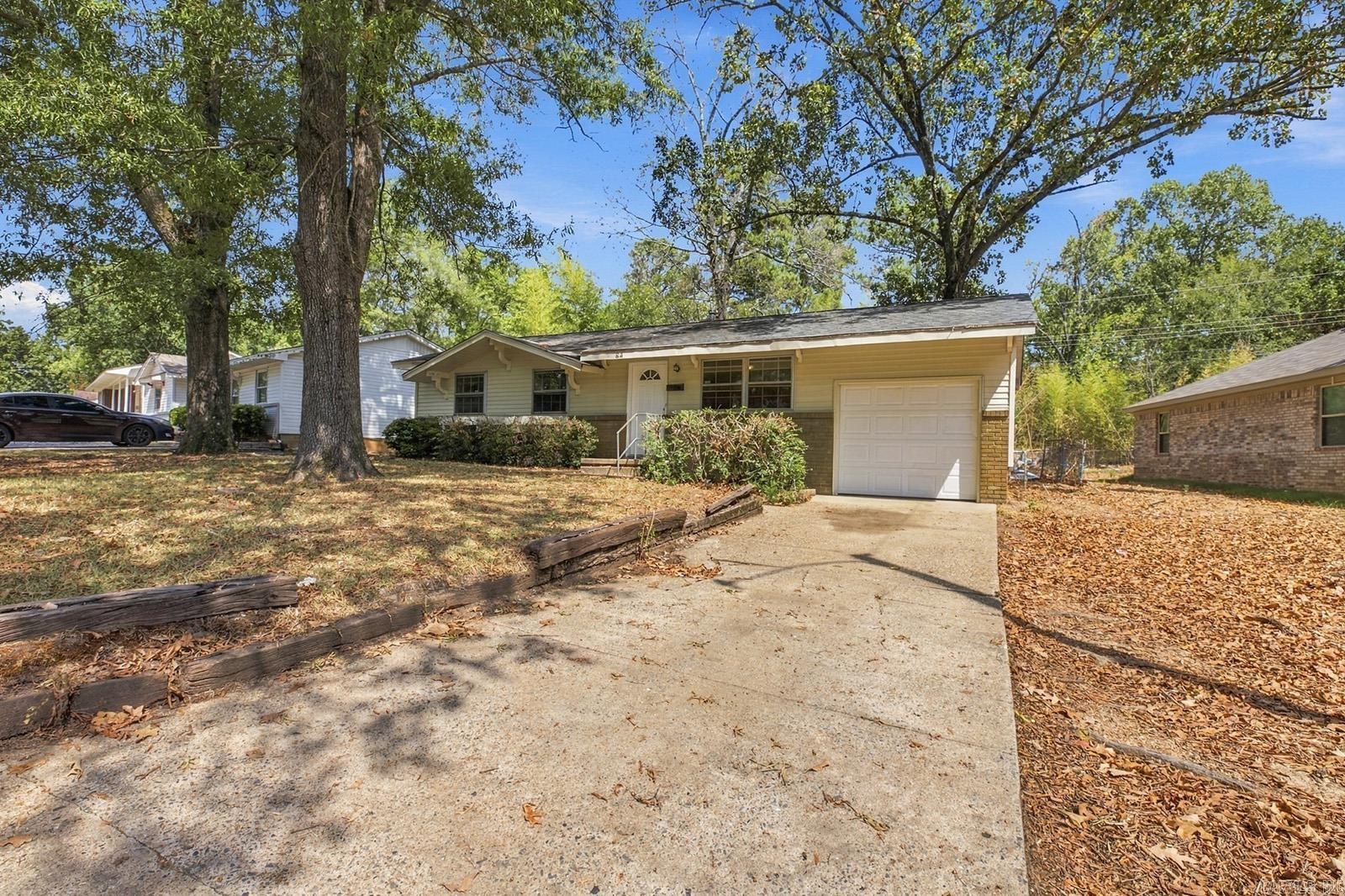 84 W Windsor Drive Property Photo 3
