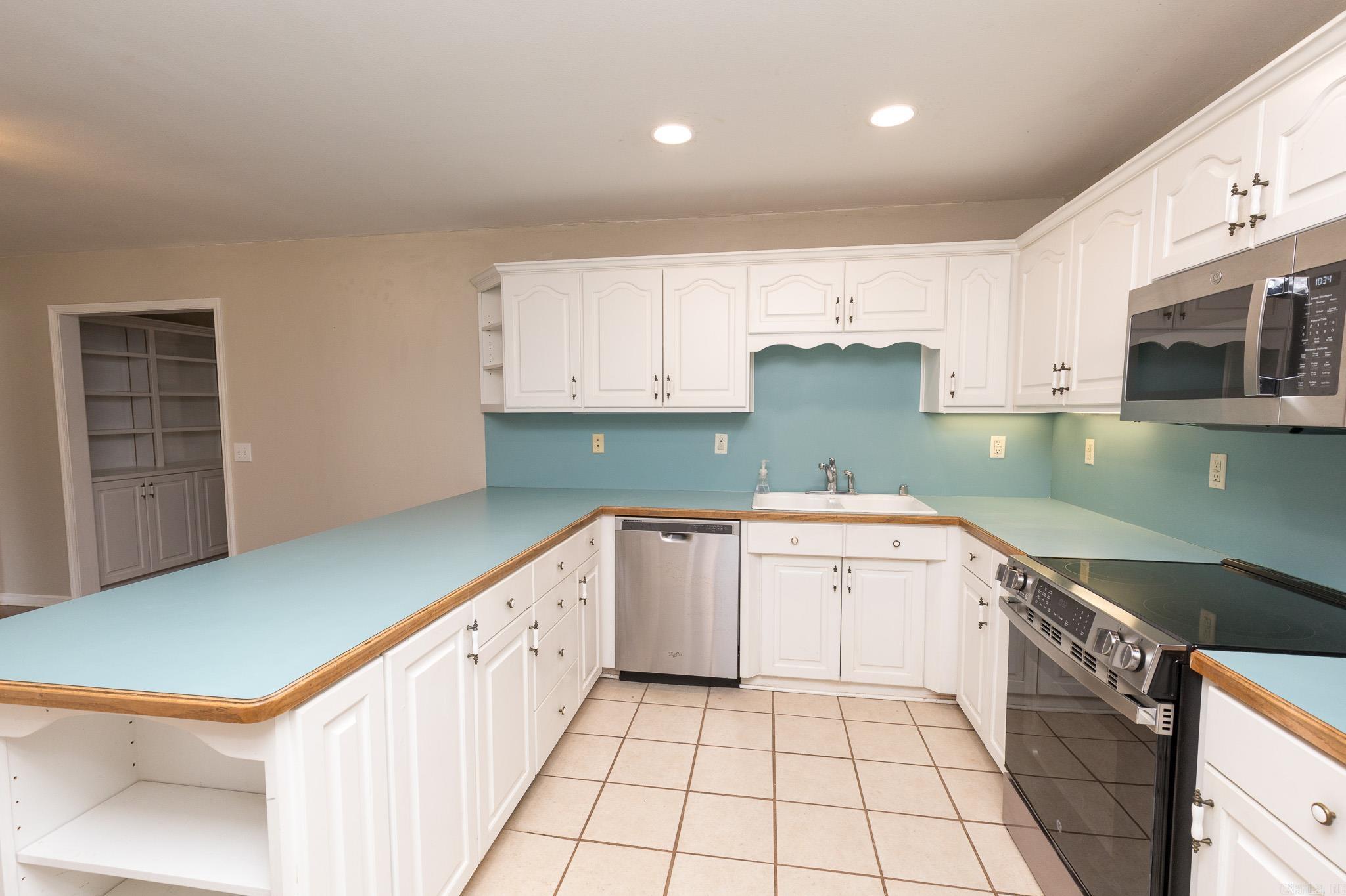 7 Christen Ln Property Photo 8