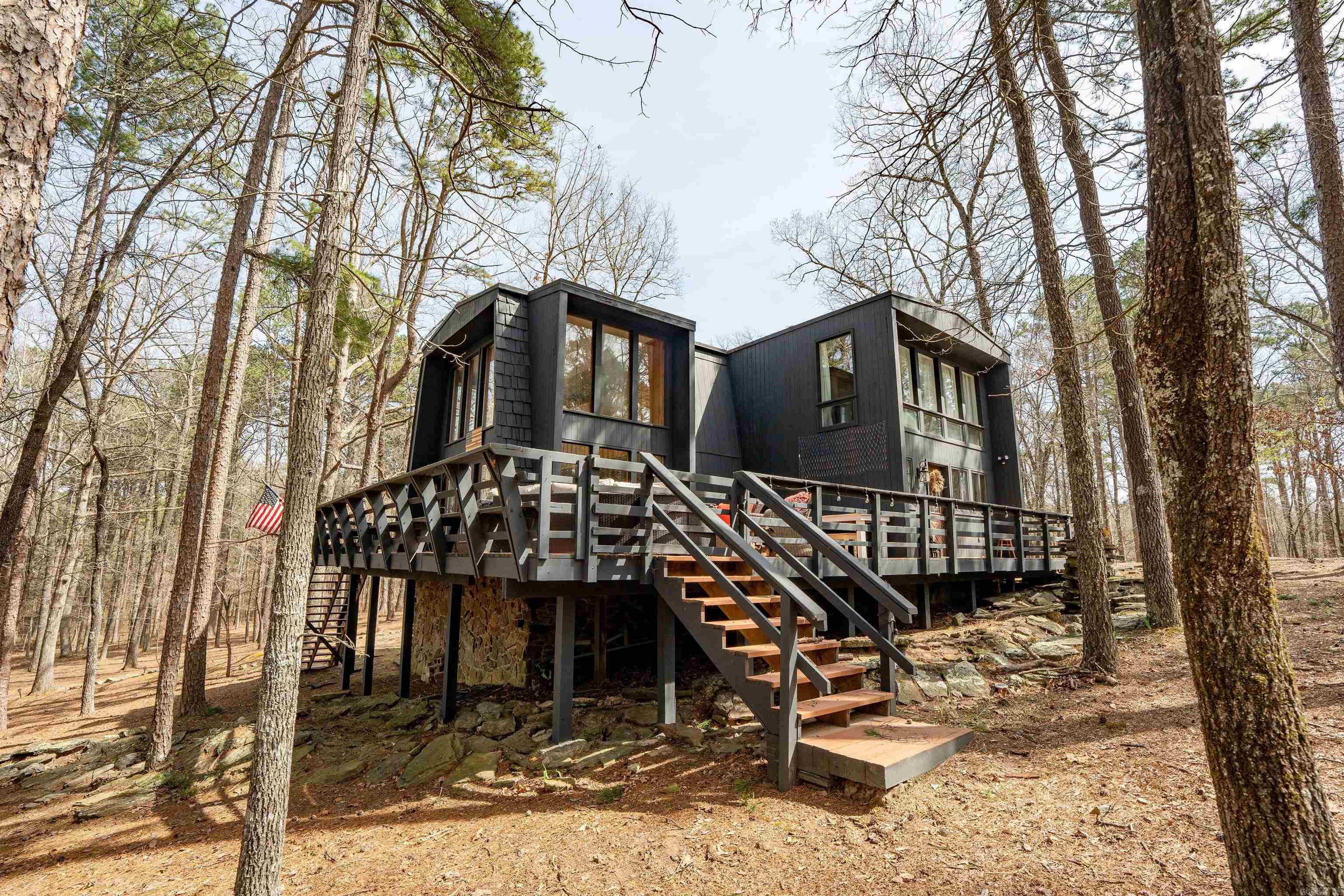 1499 Tannenbaum Road Property Photo 1