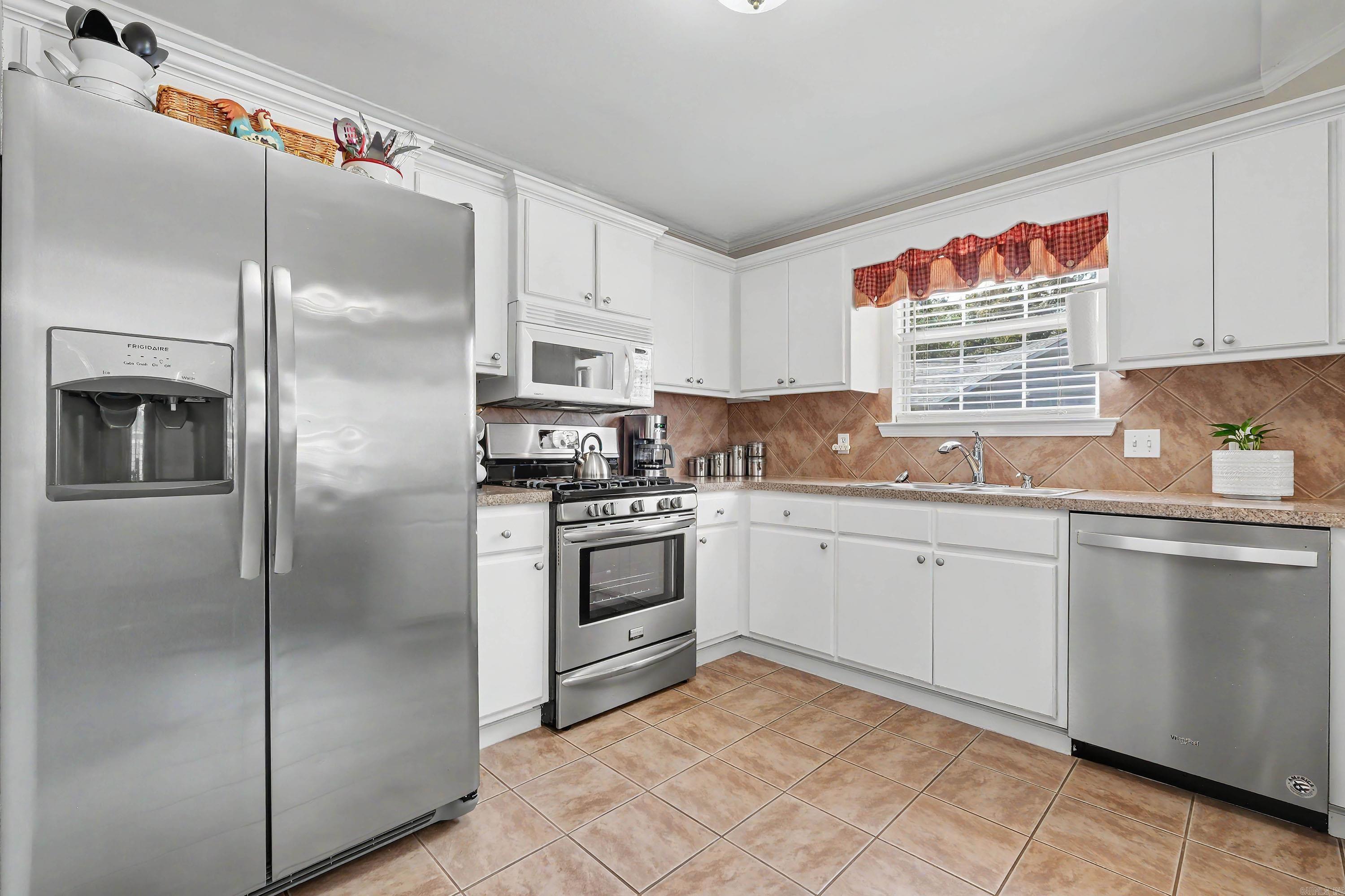 402 Hayley Court Property Photo 10