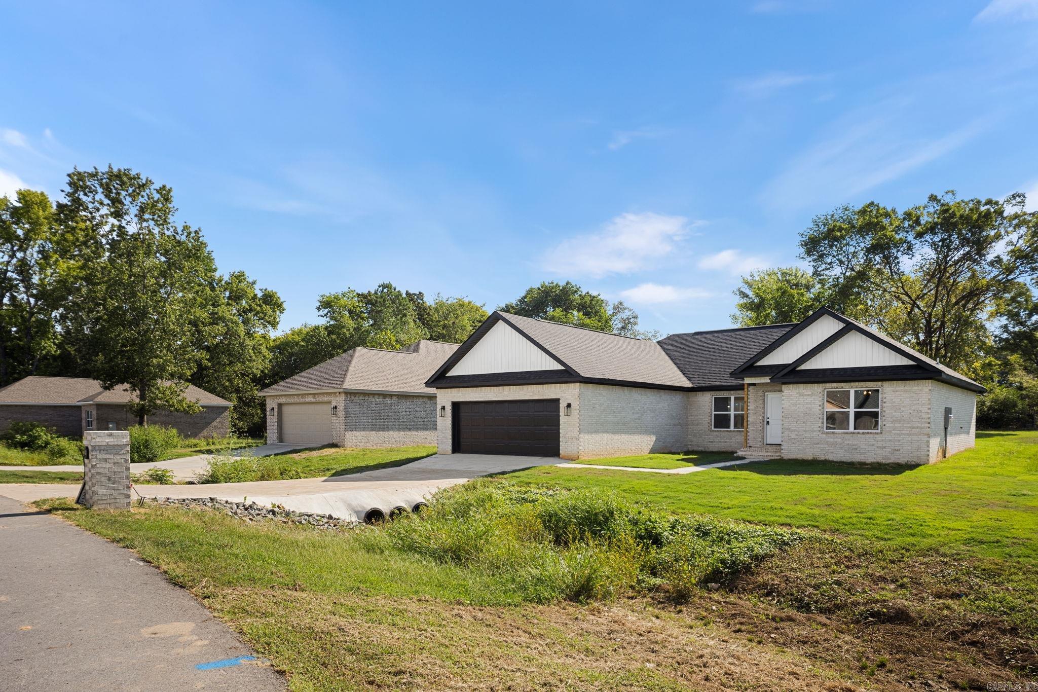 20 Ledrick Circle Property Photo 3