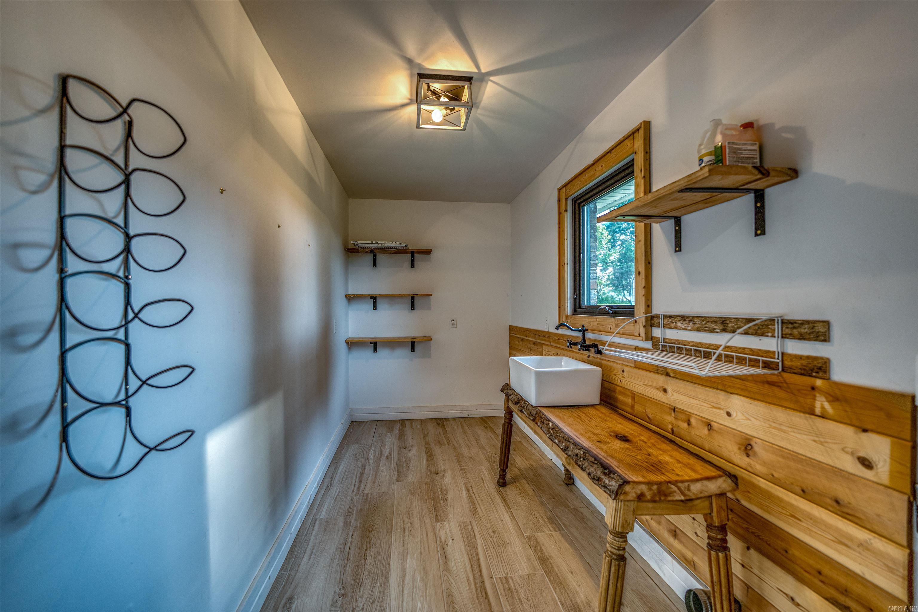 6682 N Highway 125 Property Photo 5