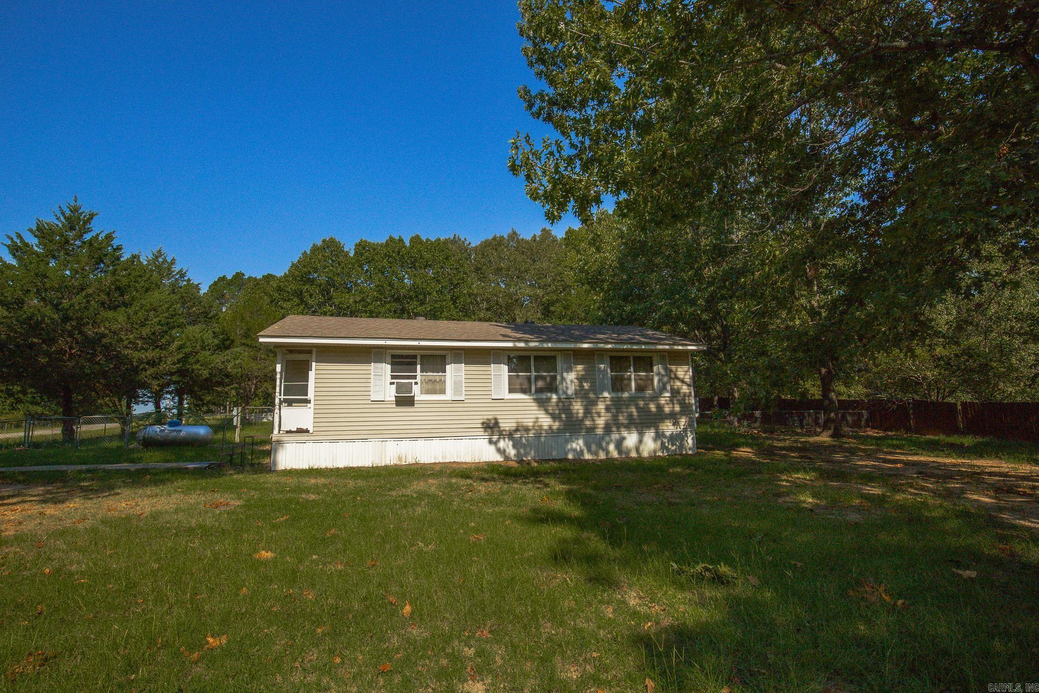 21322 Chicot Property Photo 3