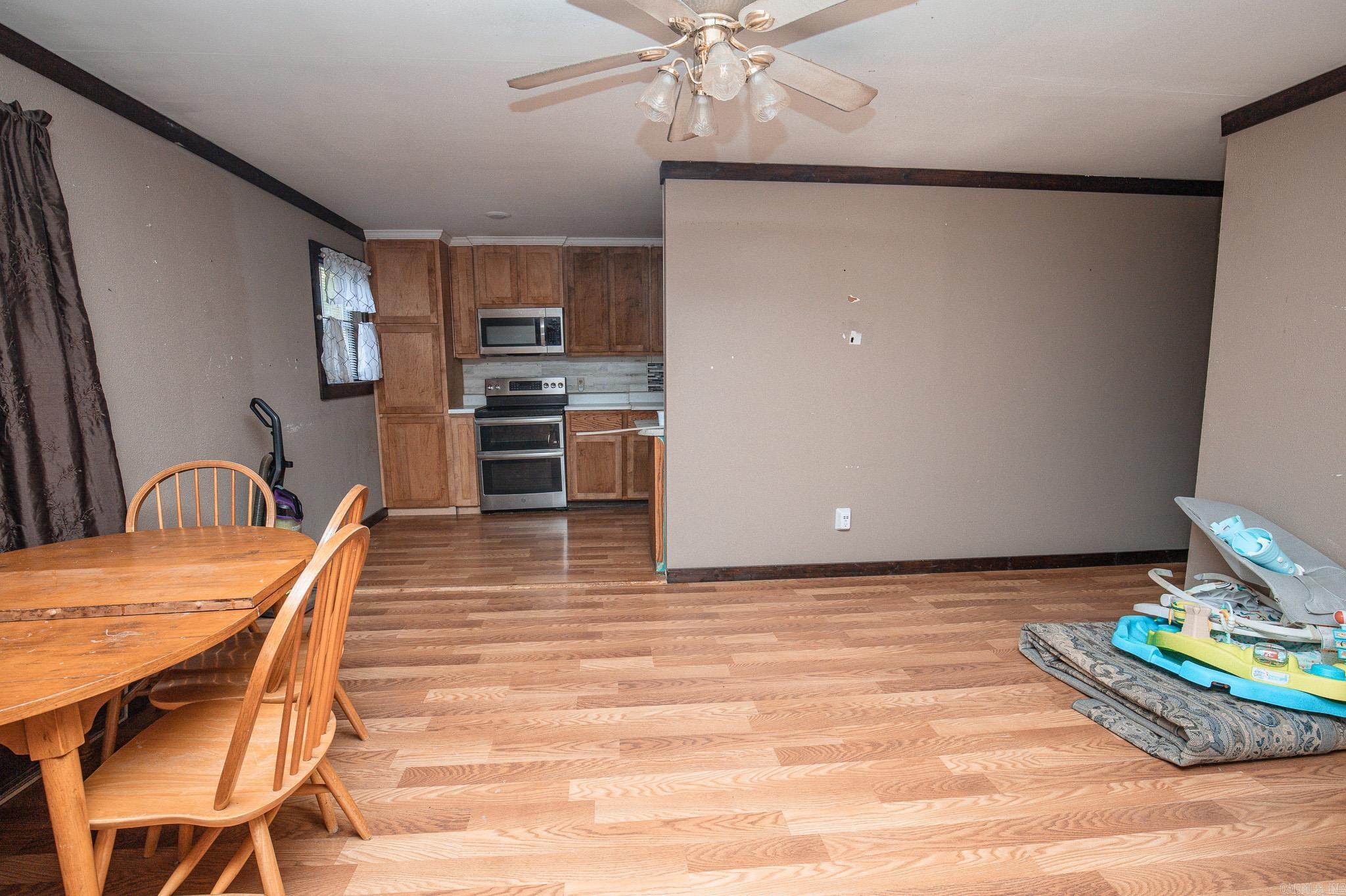21322 Chicot Property Photo 4