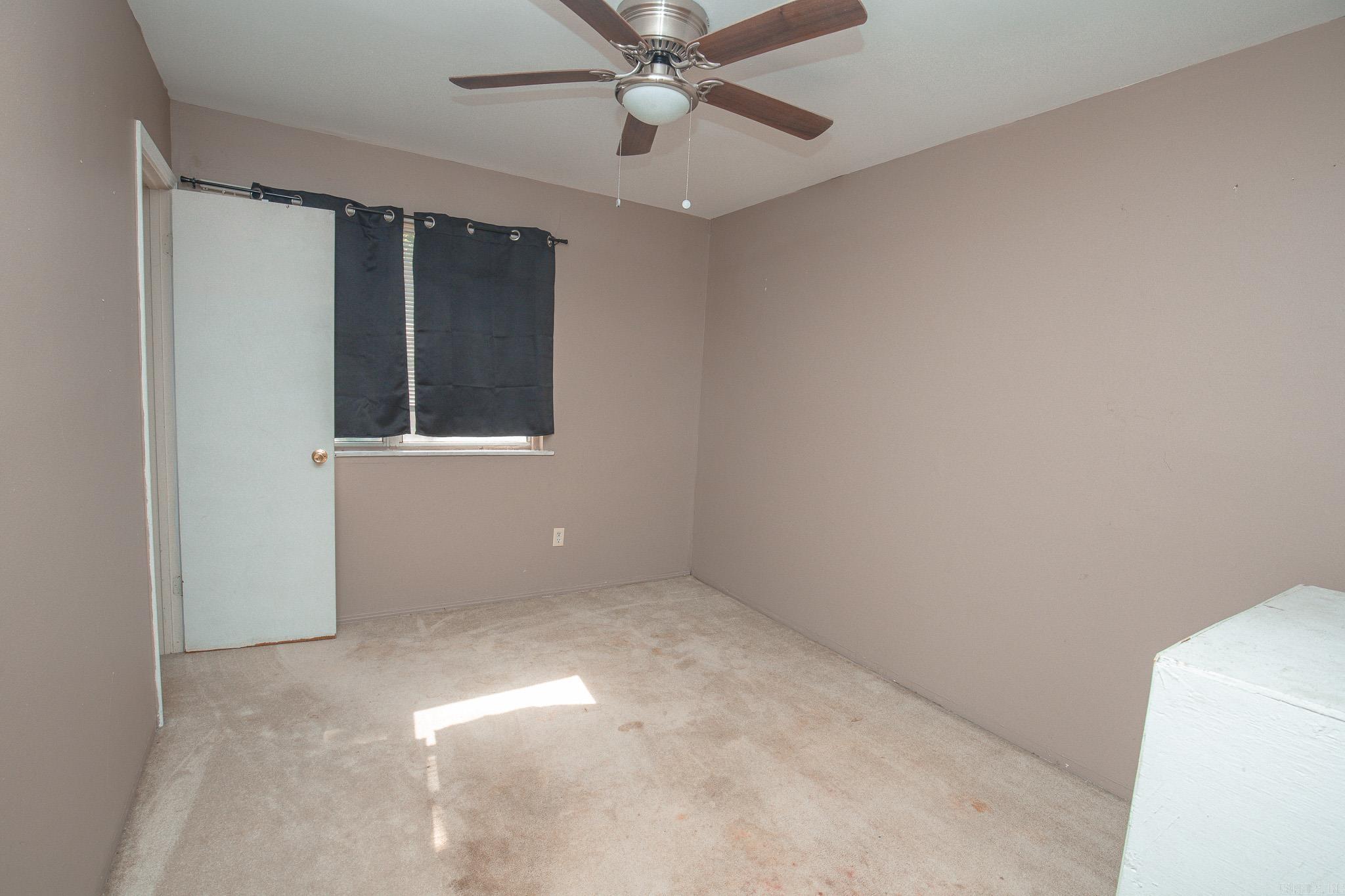 21322 Chicot Property Photo 9