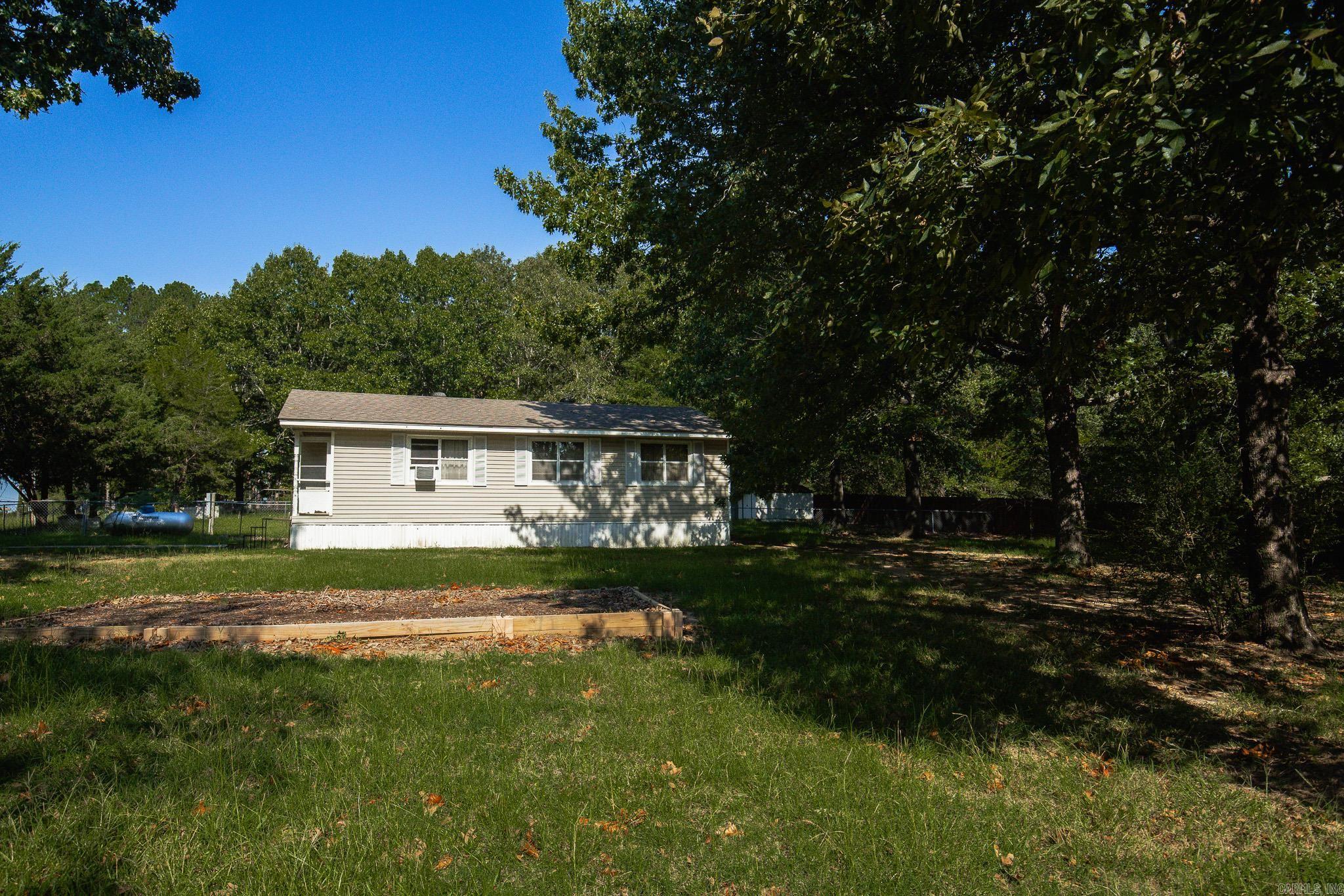21322 Chicot Property Photo 14
