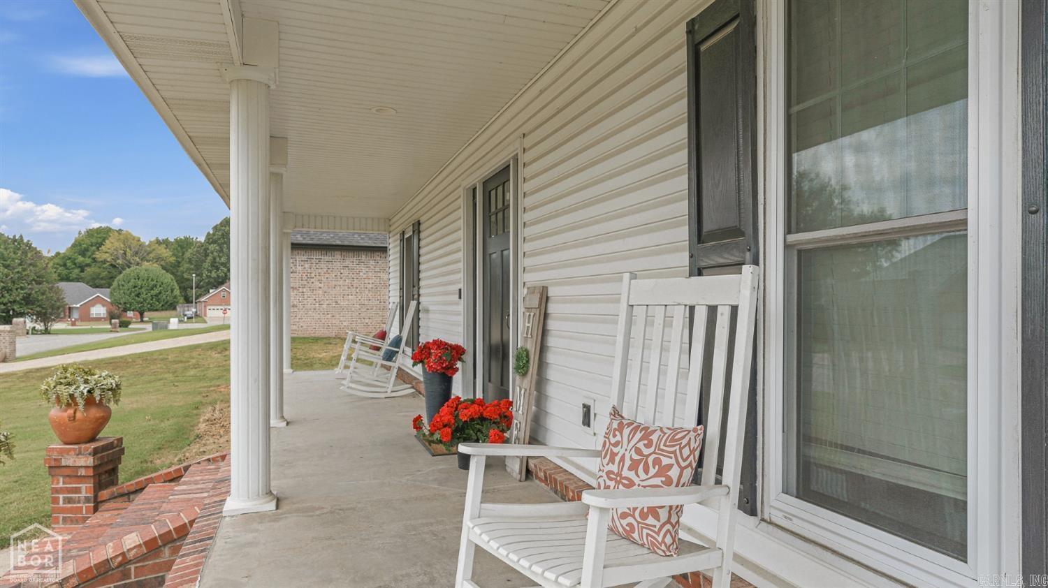1201 Kirkwood Drive Property Photo 4