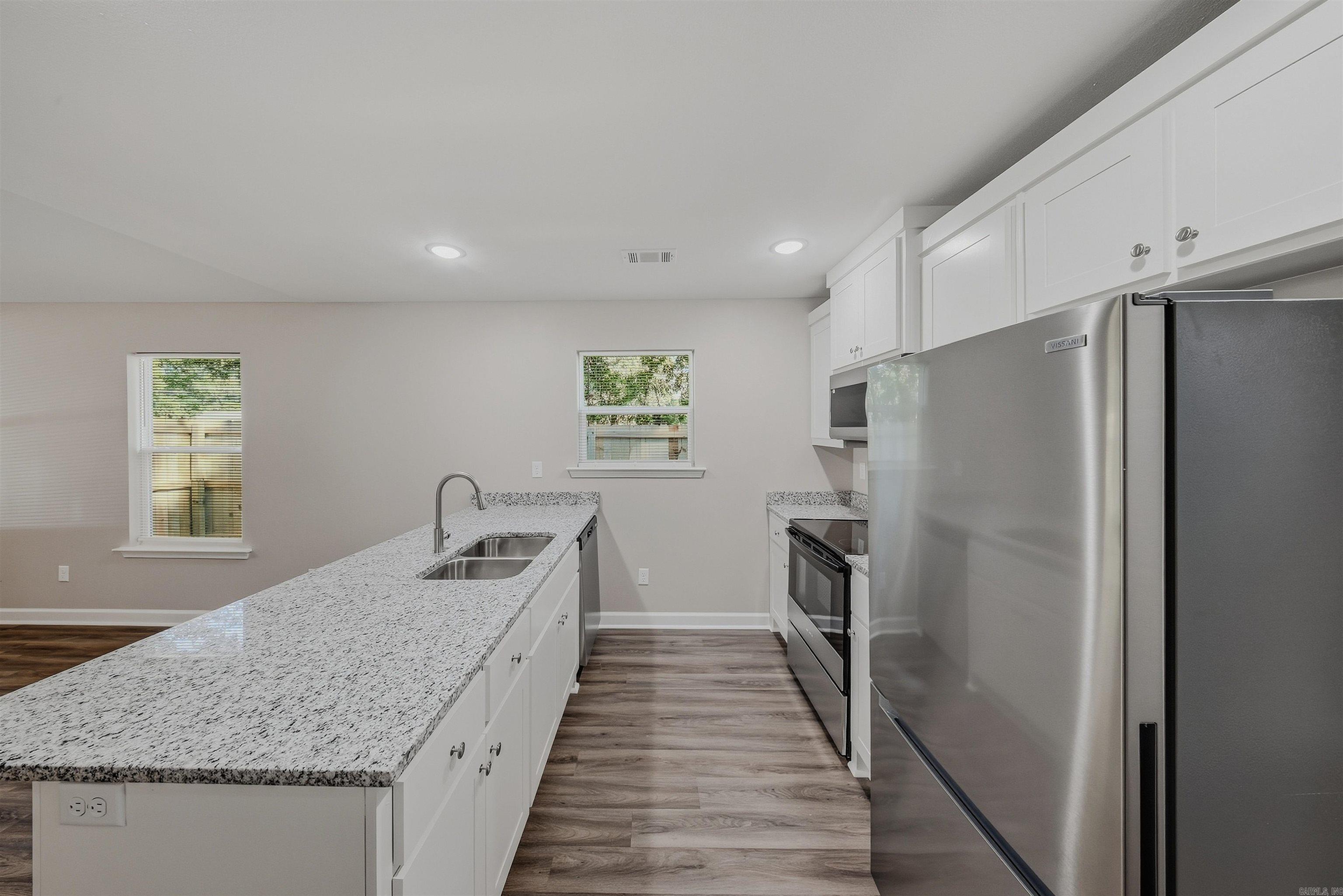 195 Roosevelt Road Property Photo 7