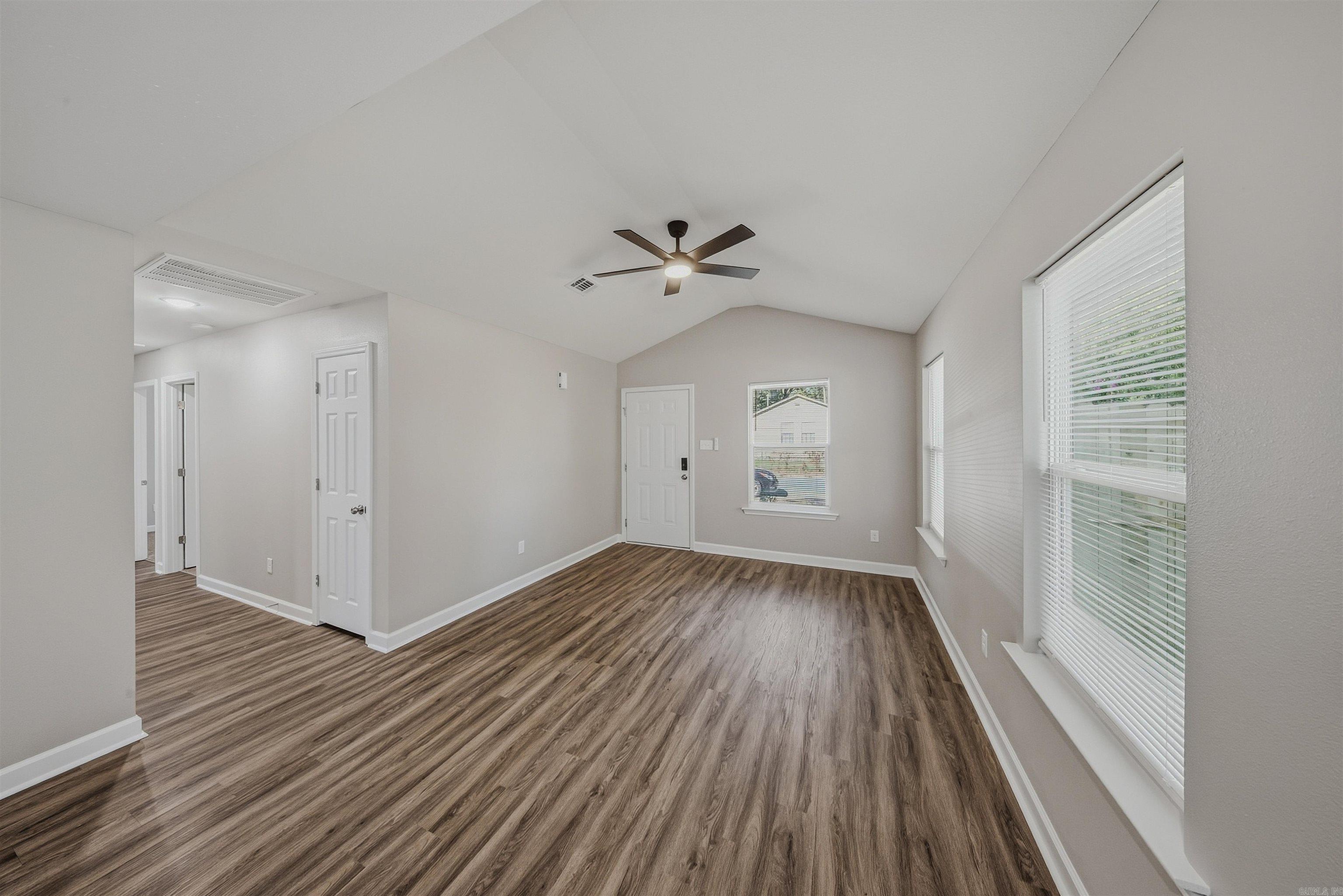 195 Roosevelt Road Property Photo 10