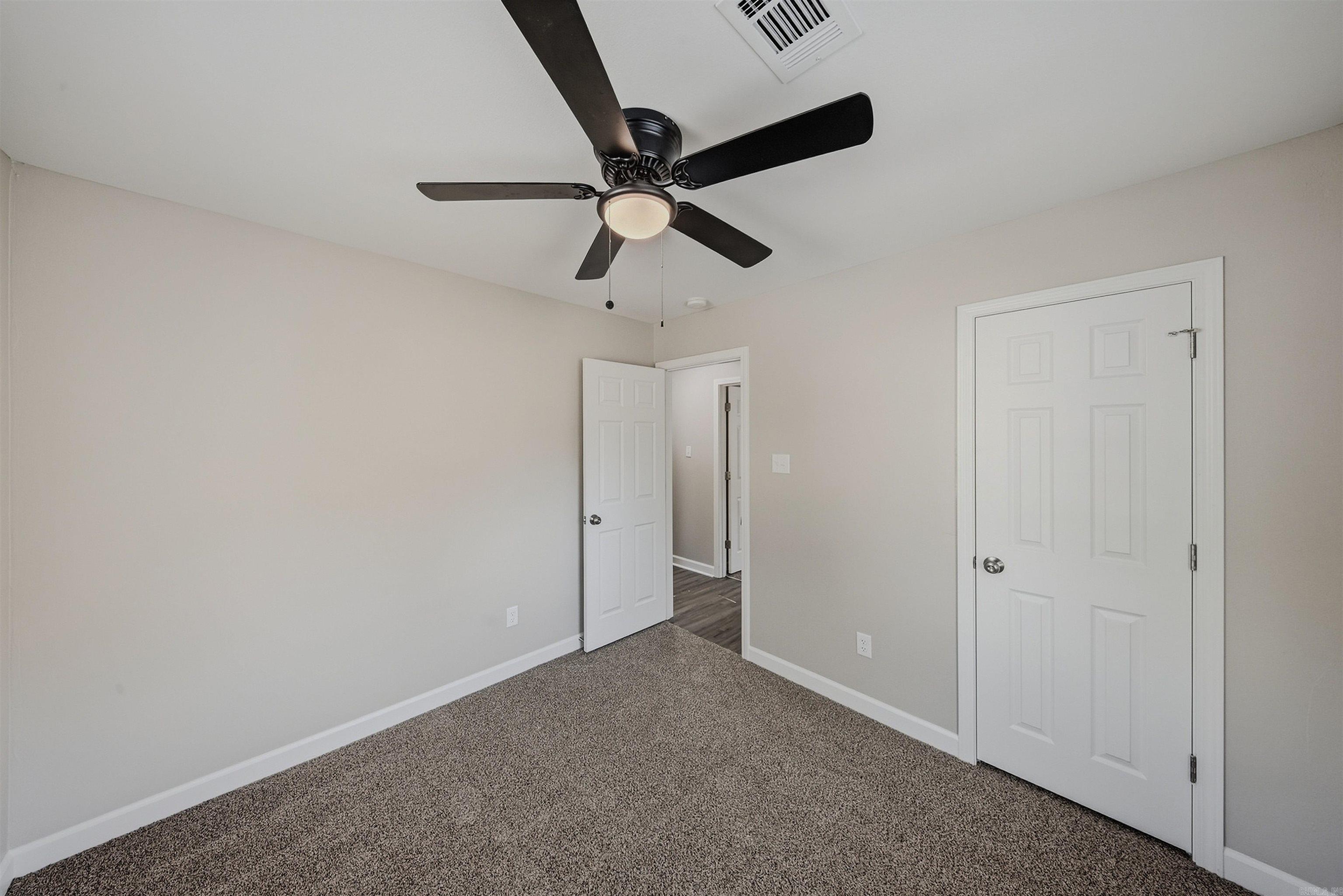 195 Roosevelt Road Property Photo 14