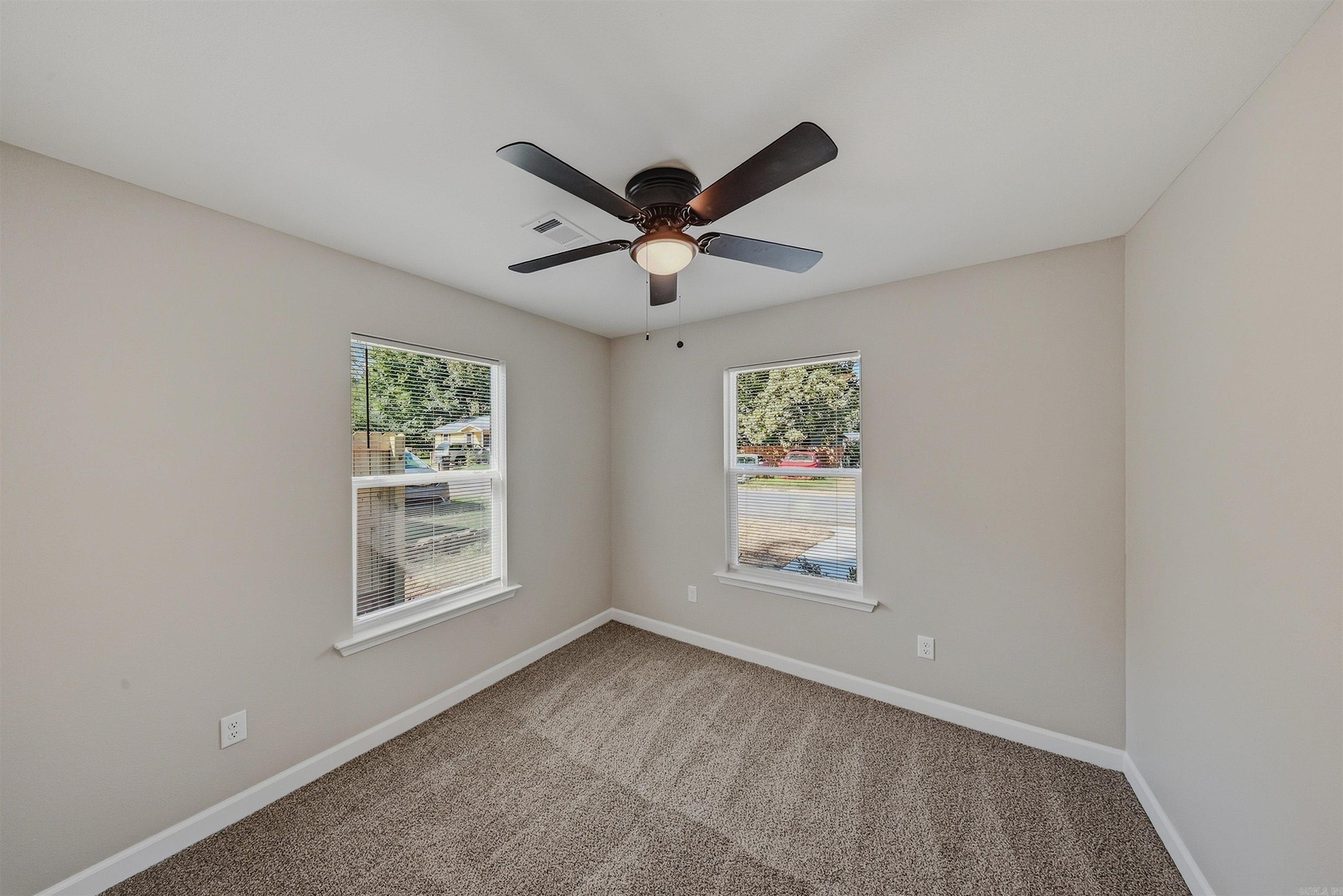 195 Roosevelt Road Property Photo 16