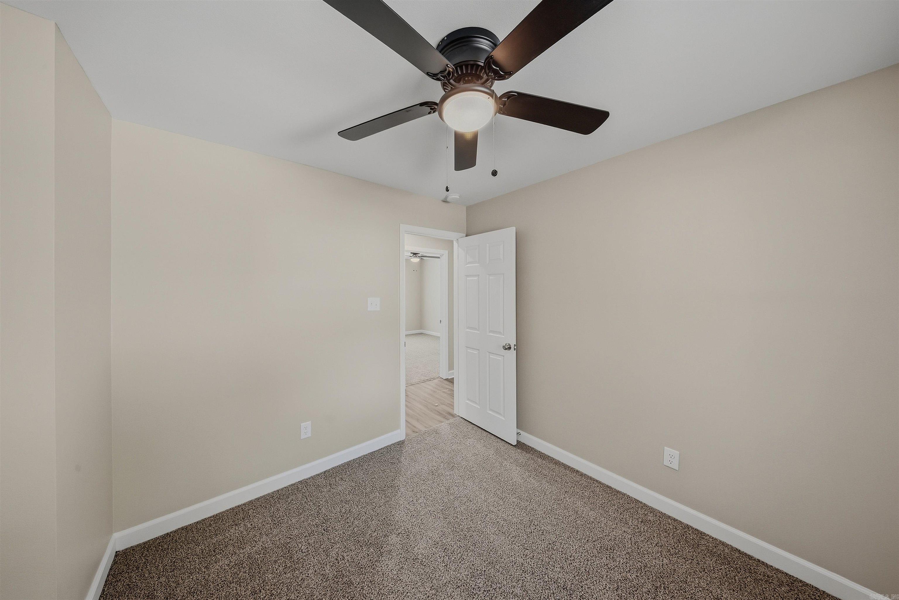 195 Roosevelt Road Property Photo 17