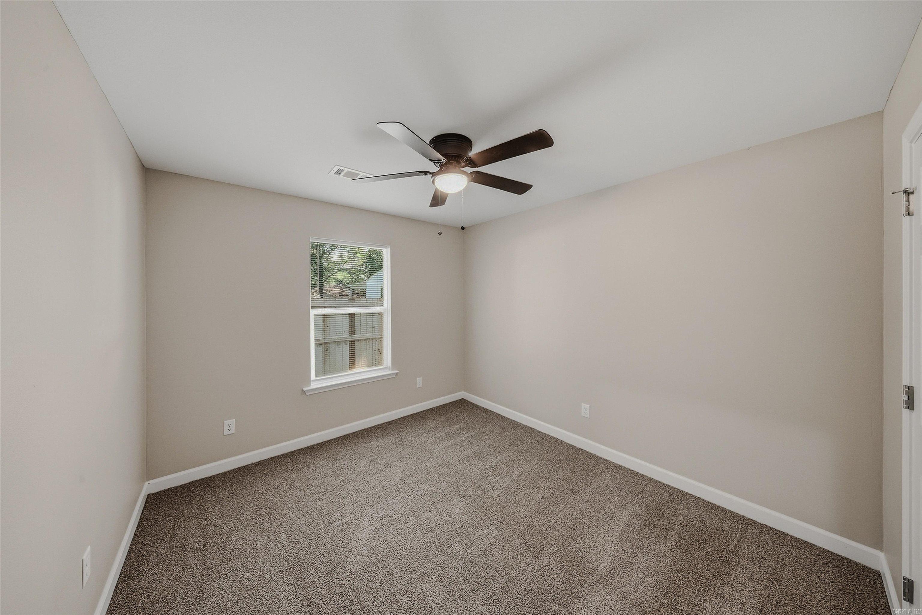 195 Roosevelt Road Property Photo 20