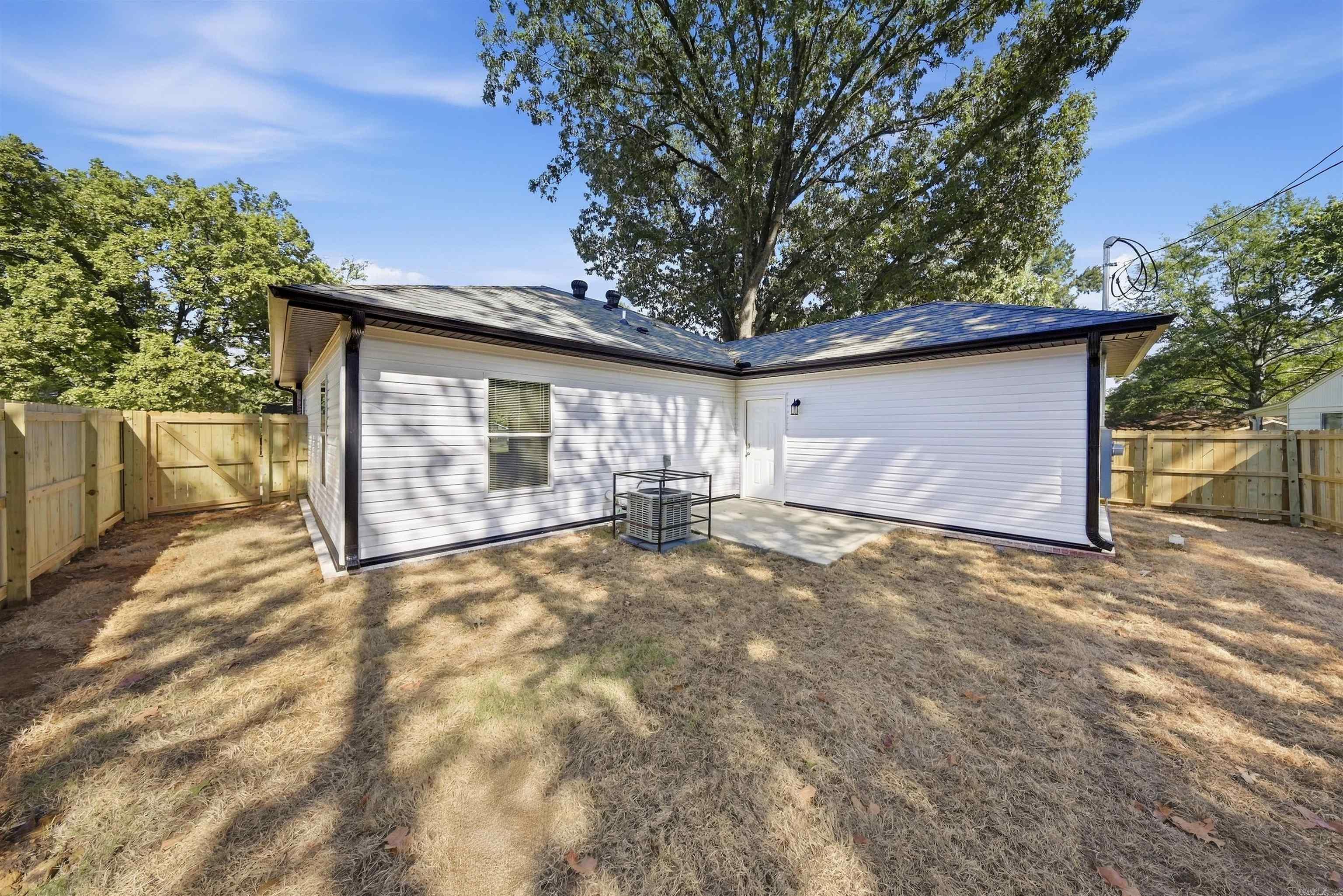 195 Roosevelt Road Property Photo 23