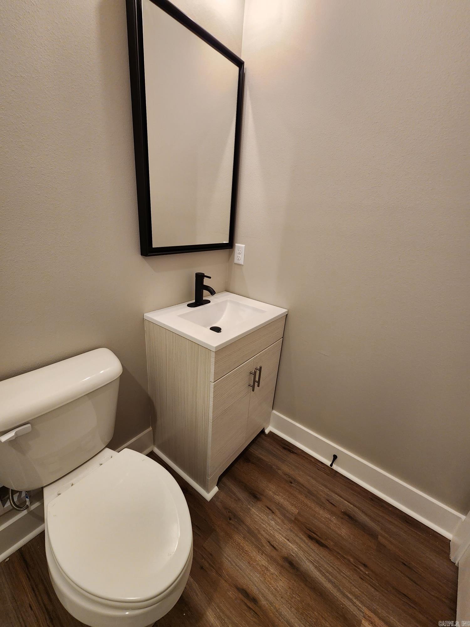 2312 Lavern Street Property Photo 6