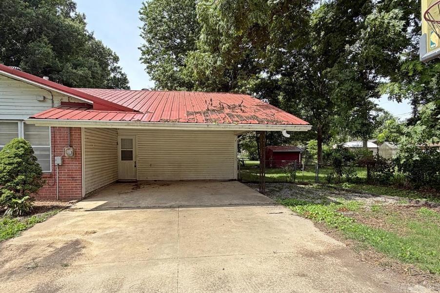 117 NW Lawrence Street Property Photo 1