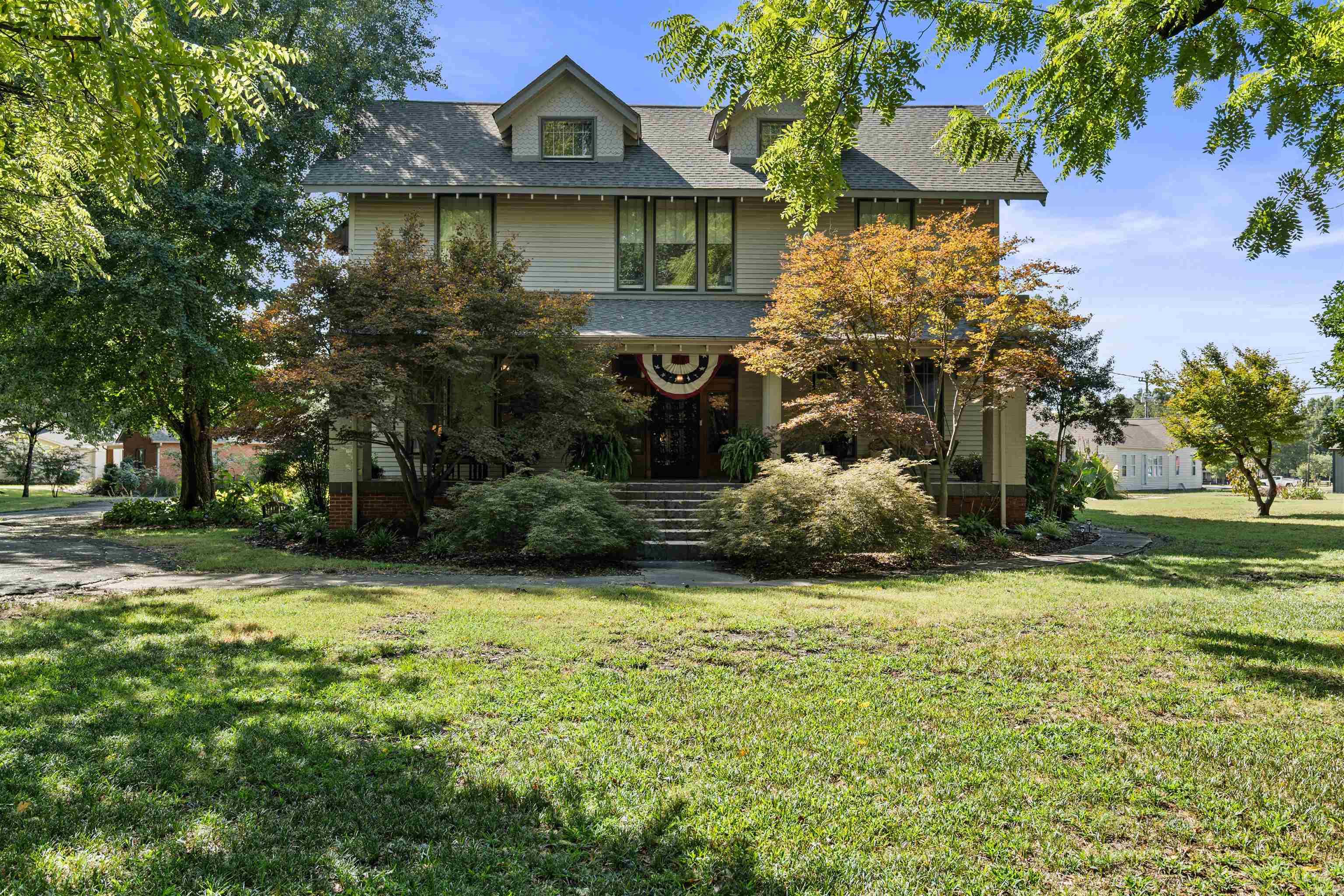201 W Montgomery Property Photo 2
