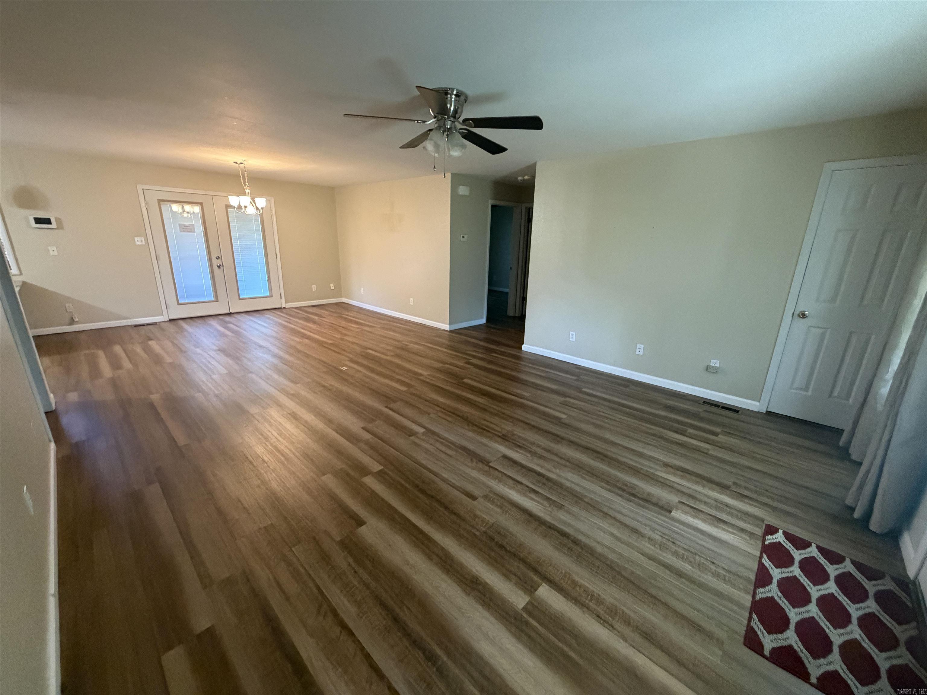 905 W Unity Road Property Photo 4