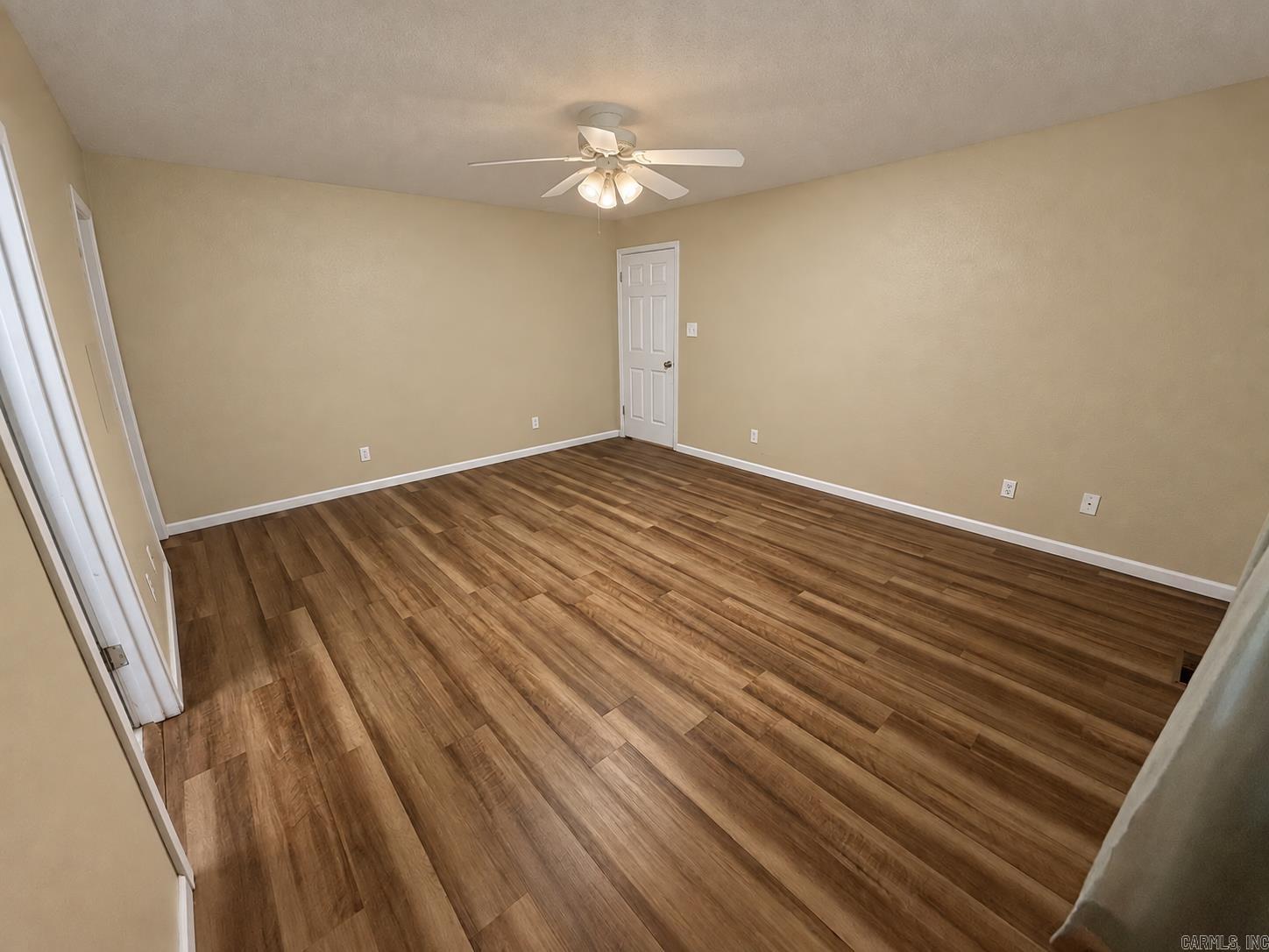 905 W Unity Road Property Photo 8
