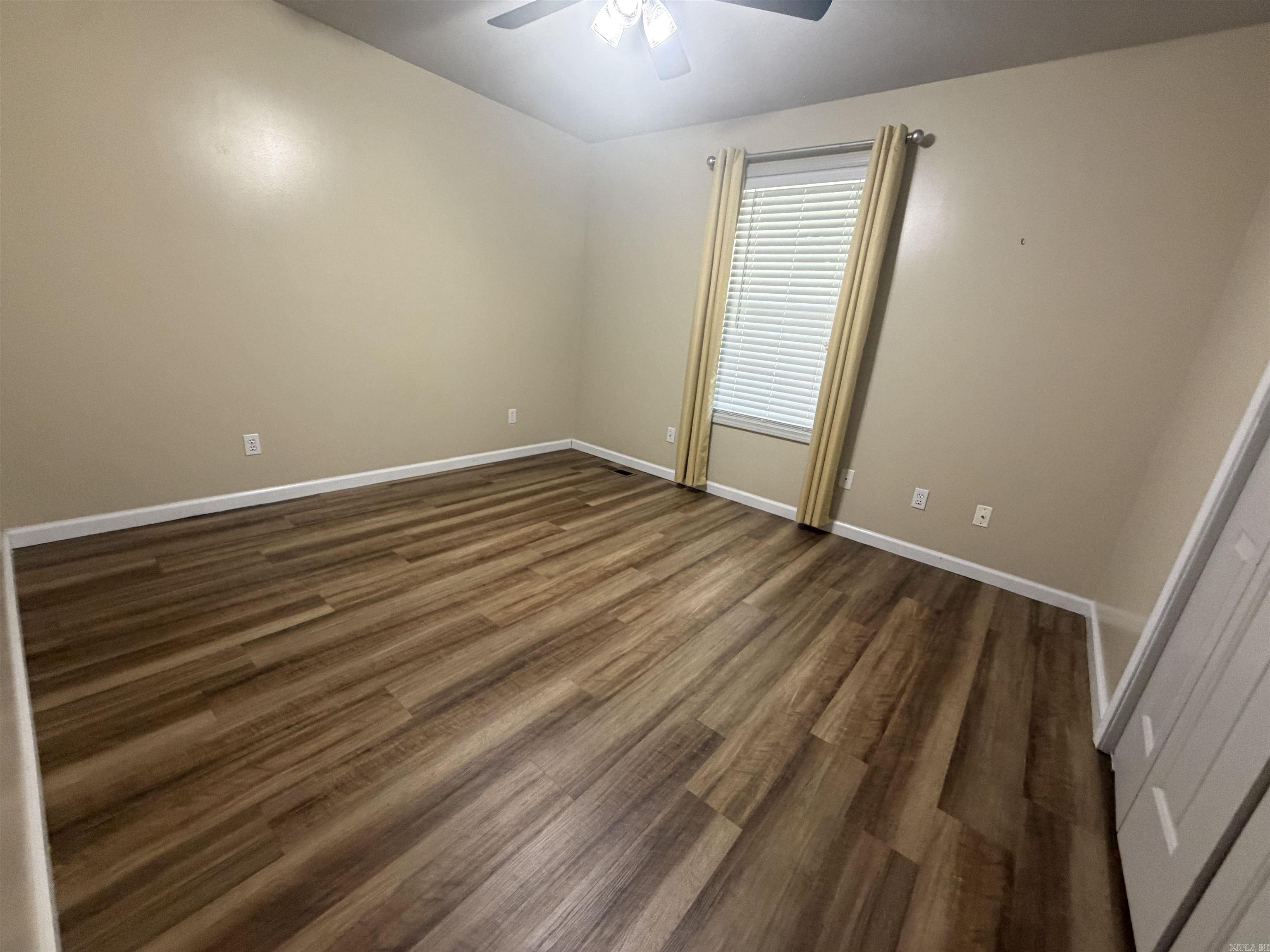 905 W Unity Road Property Photo 11