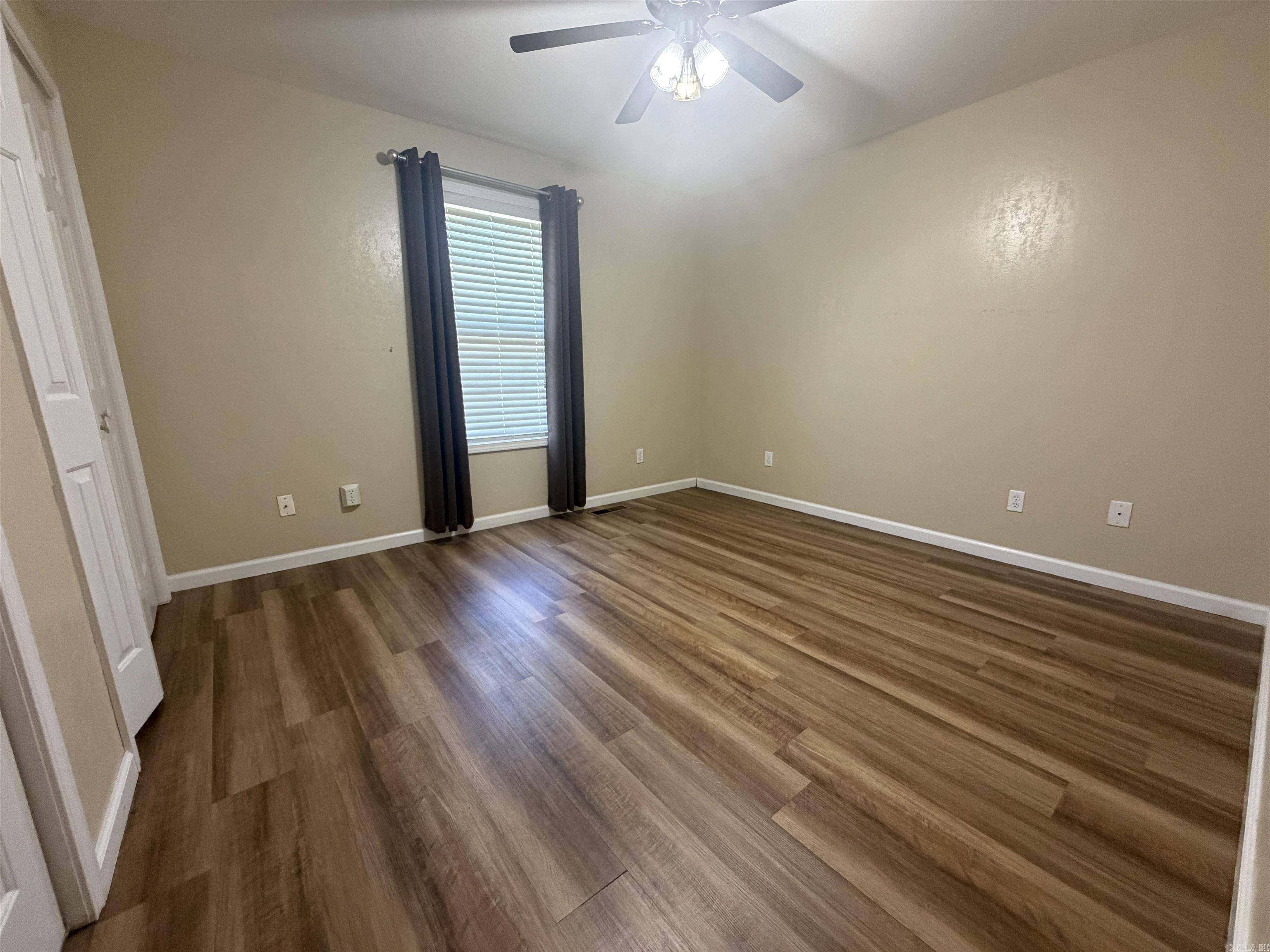 905 W Unity Road Property Photo 13