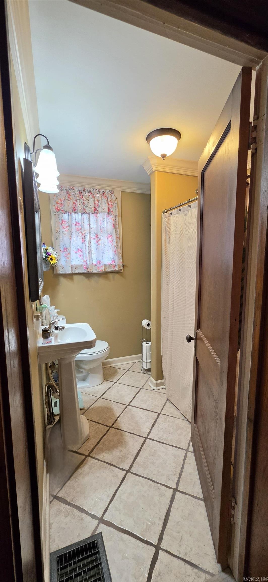 604 Jackson Ave Property Photo 20